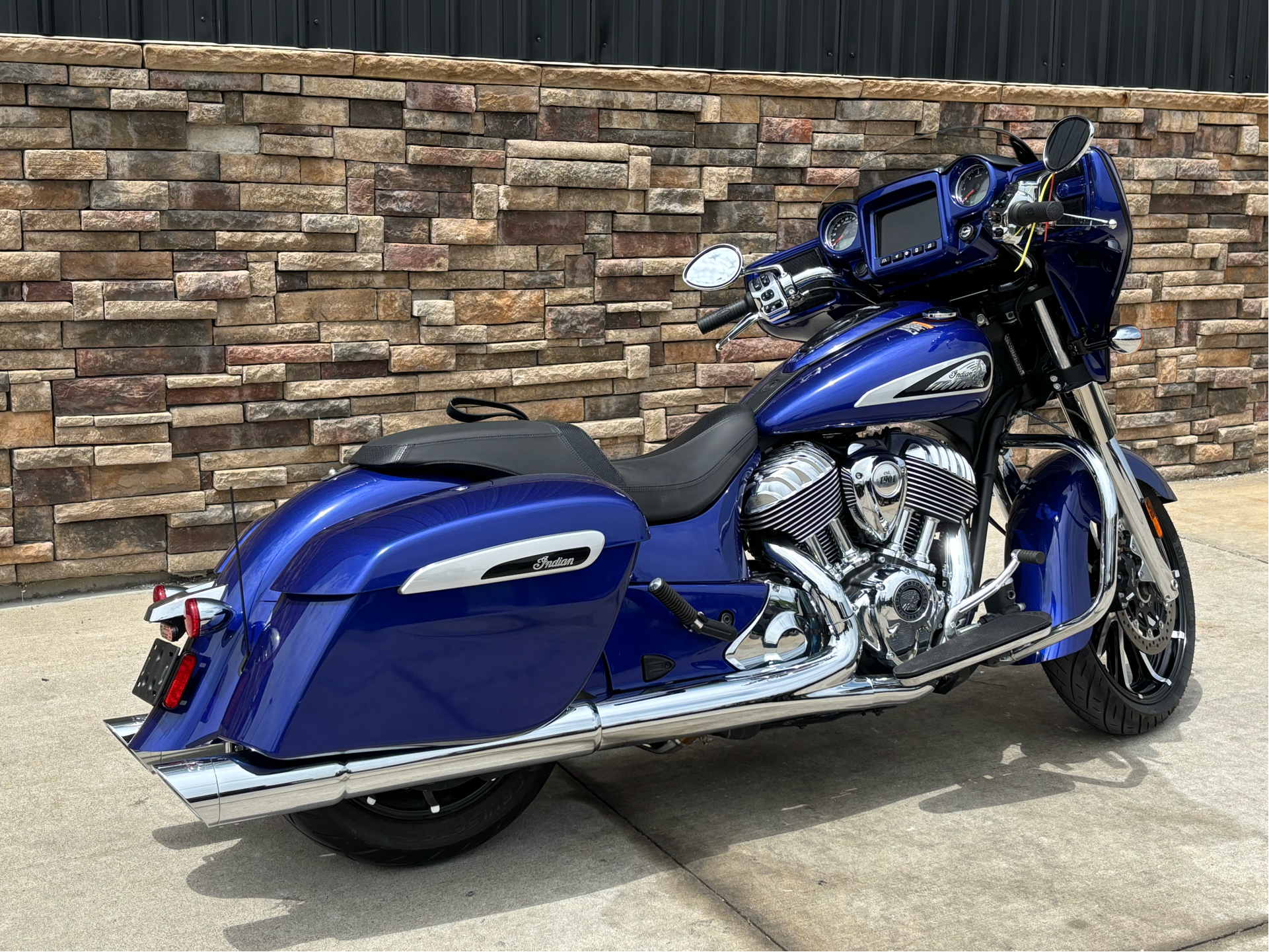 2022 Indian Motorcycle Chieftain® Limited in Columbia, Missouri - Photo 2