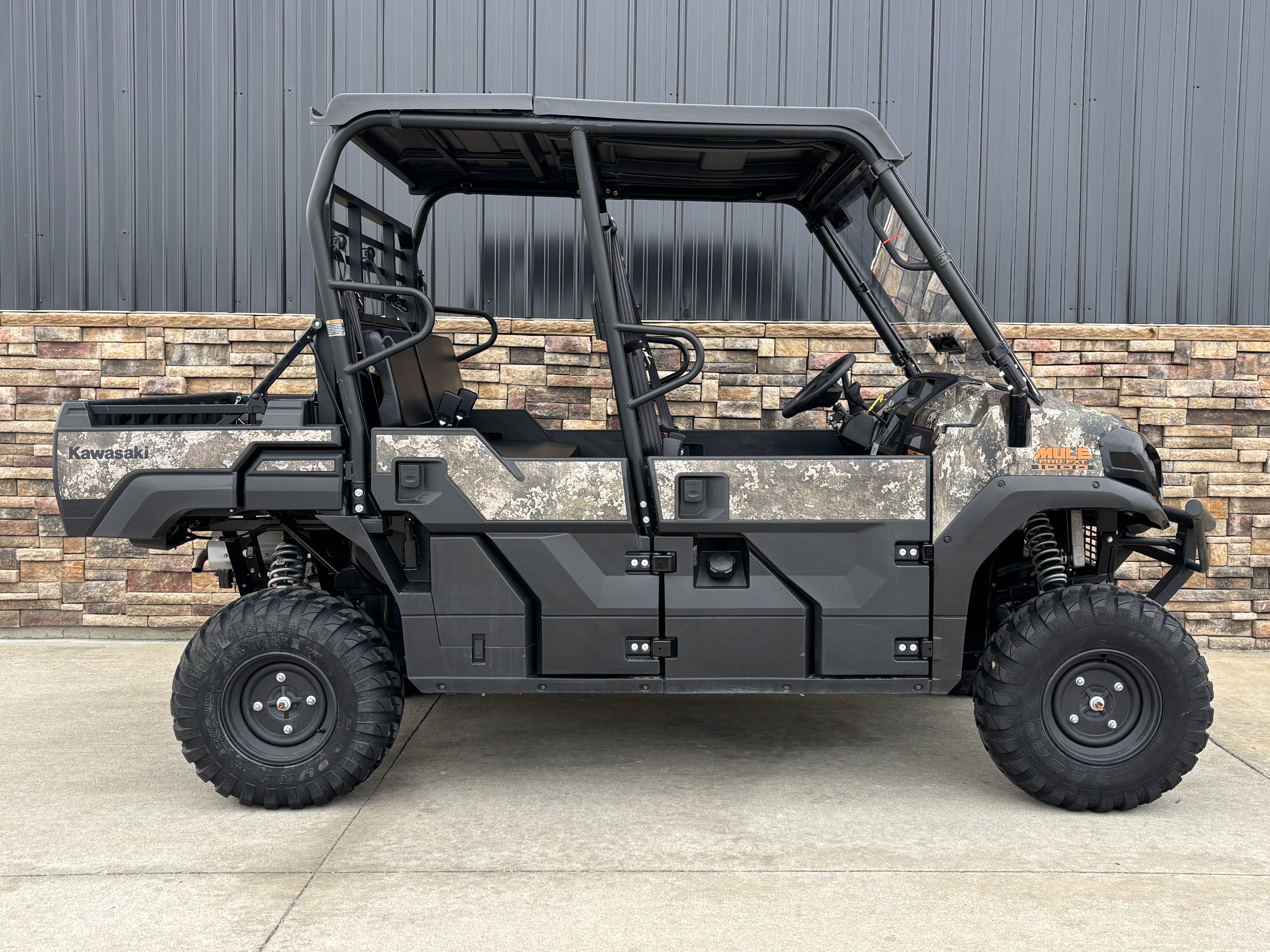 Tamar Mogendorff(タマル　モーゲンドルフ）　スワンオブジェ Used 2024 Kawasaki MULE PRO-FXT 1000 LE Camo, Columbia MO | Specs