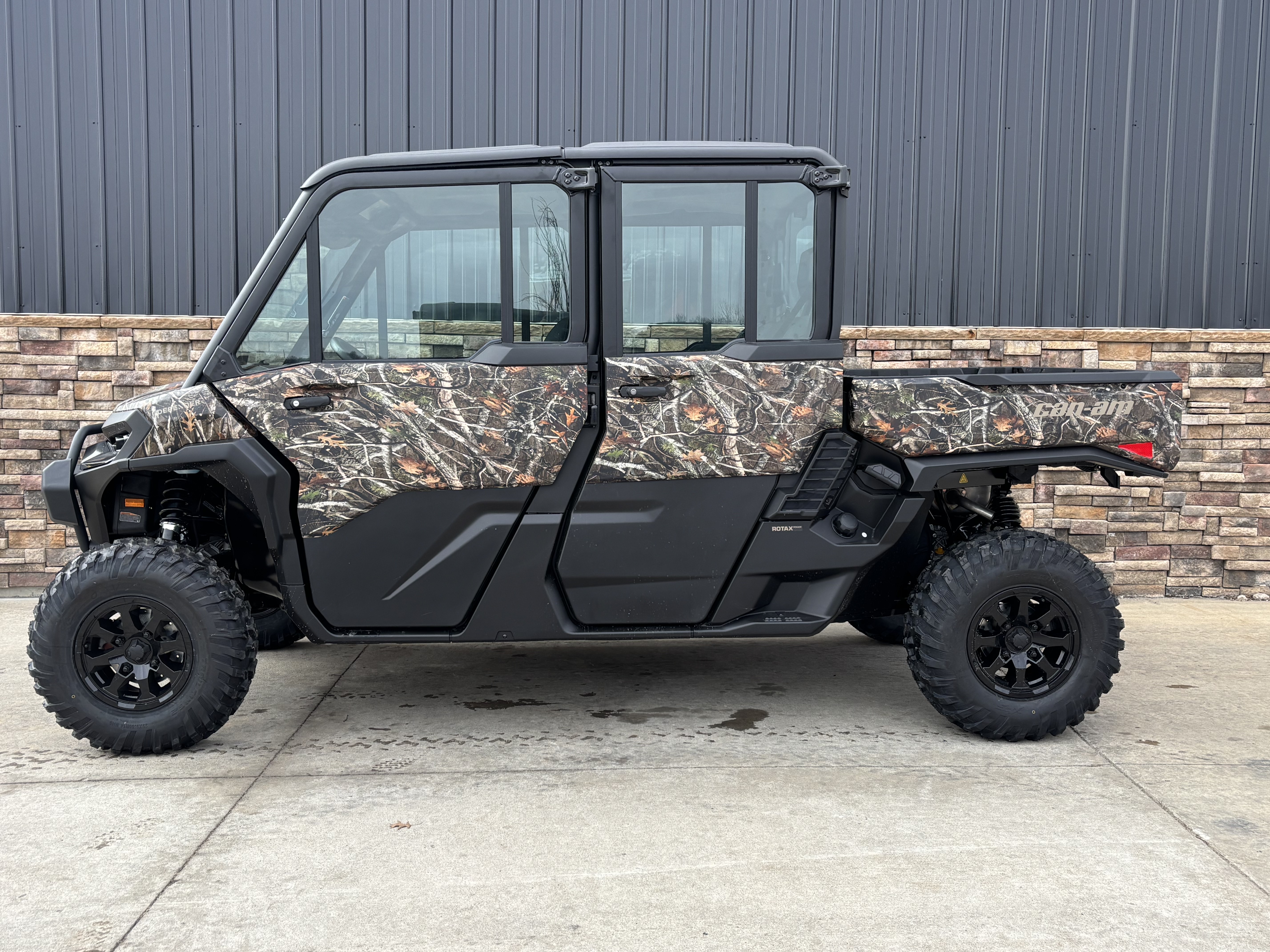 2026 Can-Am Defender MAX XT CAB HD11 in Columbia, Missouri - Photo 1