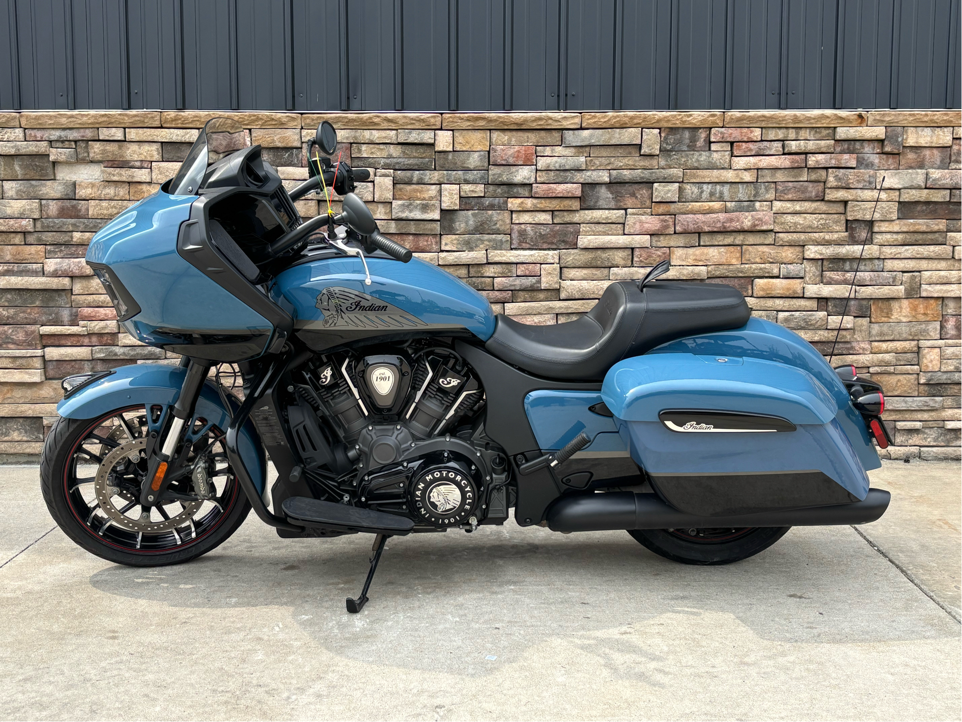 2022 Indian Motorcycle Challenger® Dark Horse® Icon in Columbia, Missouri - Photo 1