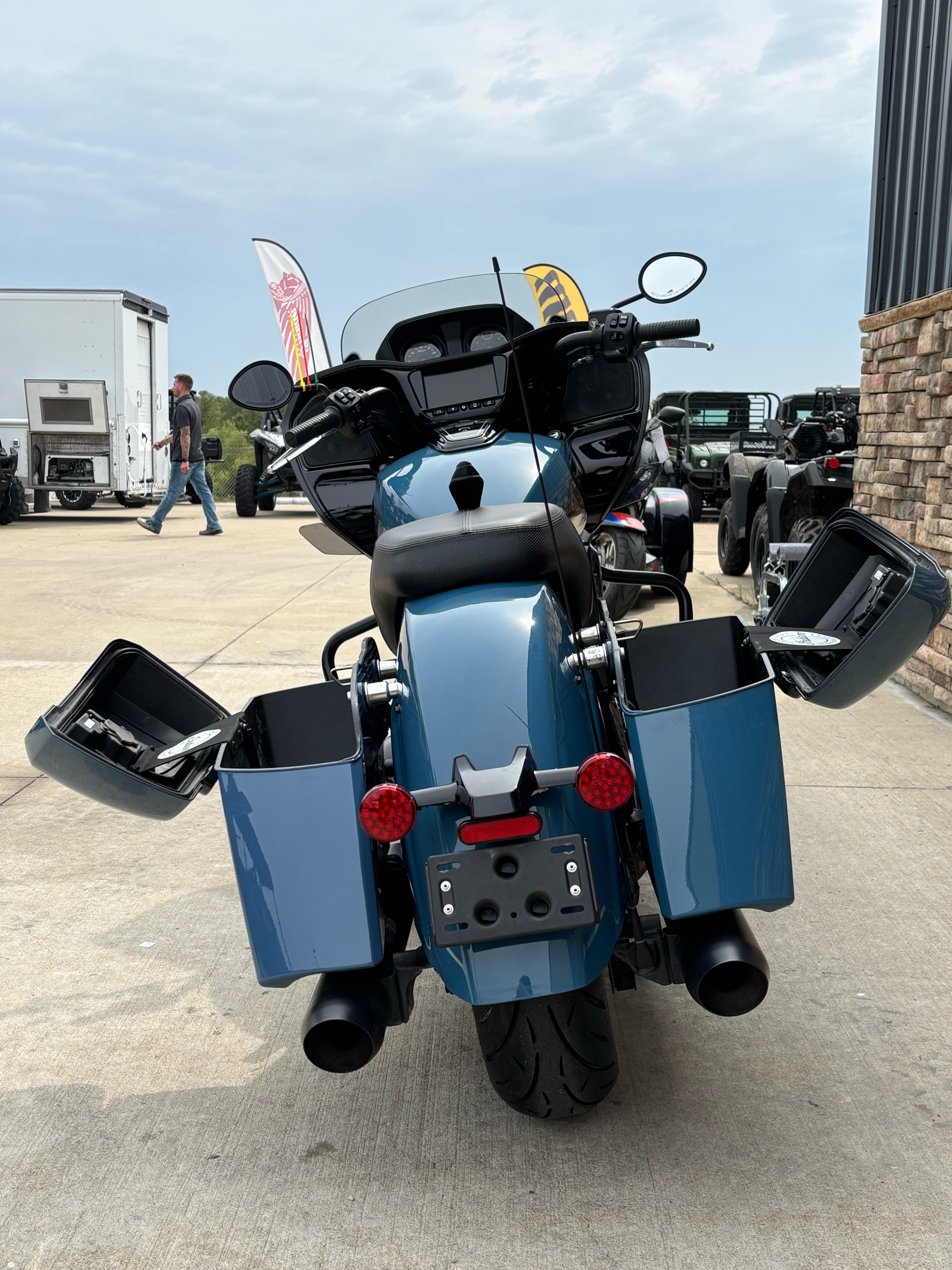 2022 Indian Motorcycle Challenger® Dark Horse® Icon in Columbia, Missouri - Photo 6
