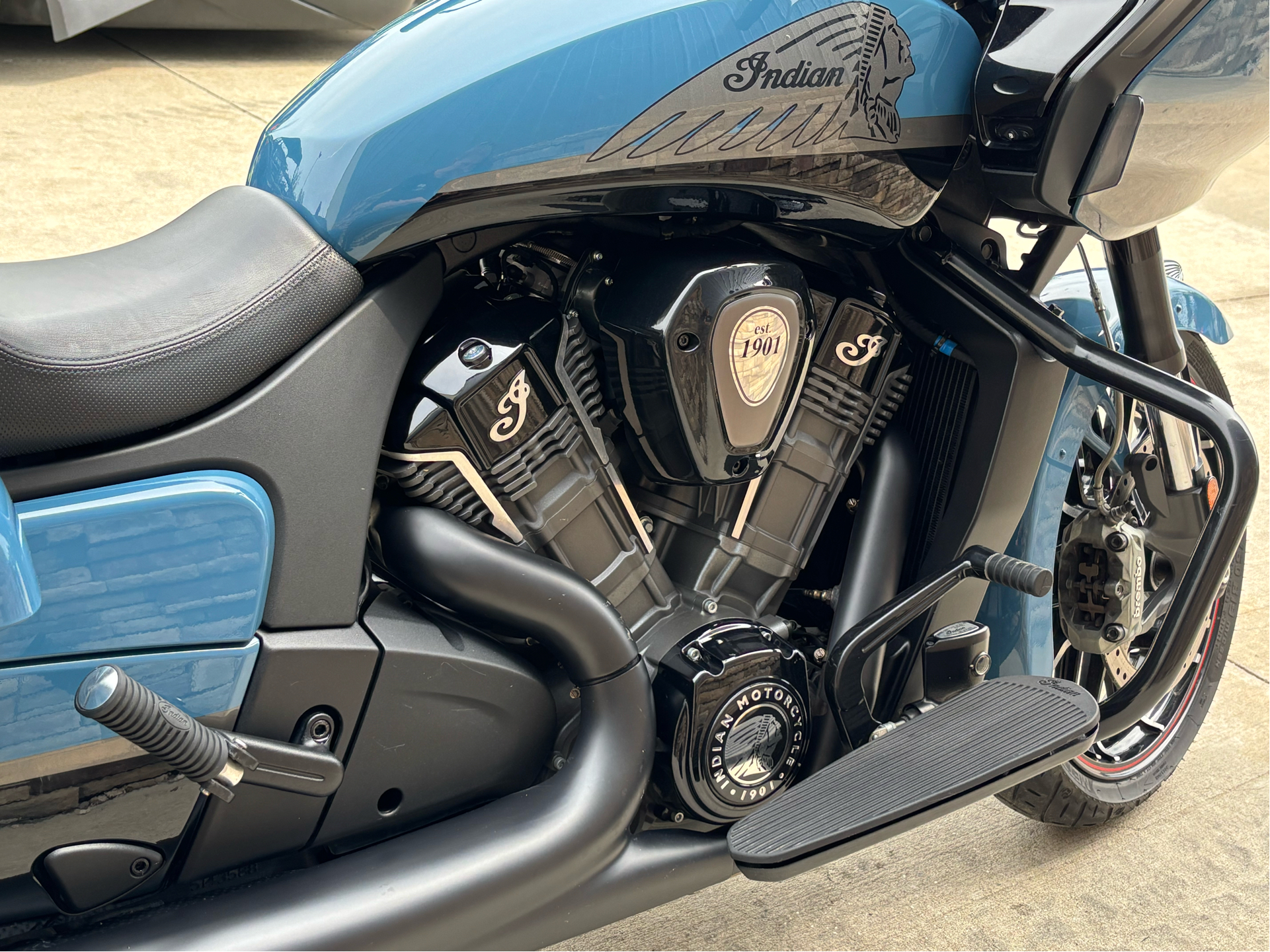 2022 Indian Motorcycle Challenger® Dark Horse® Icon in Columbia, Missouri - Photo 7