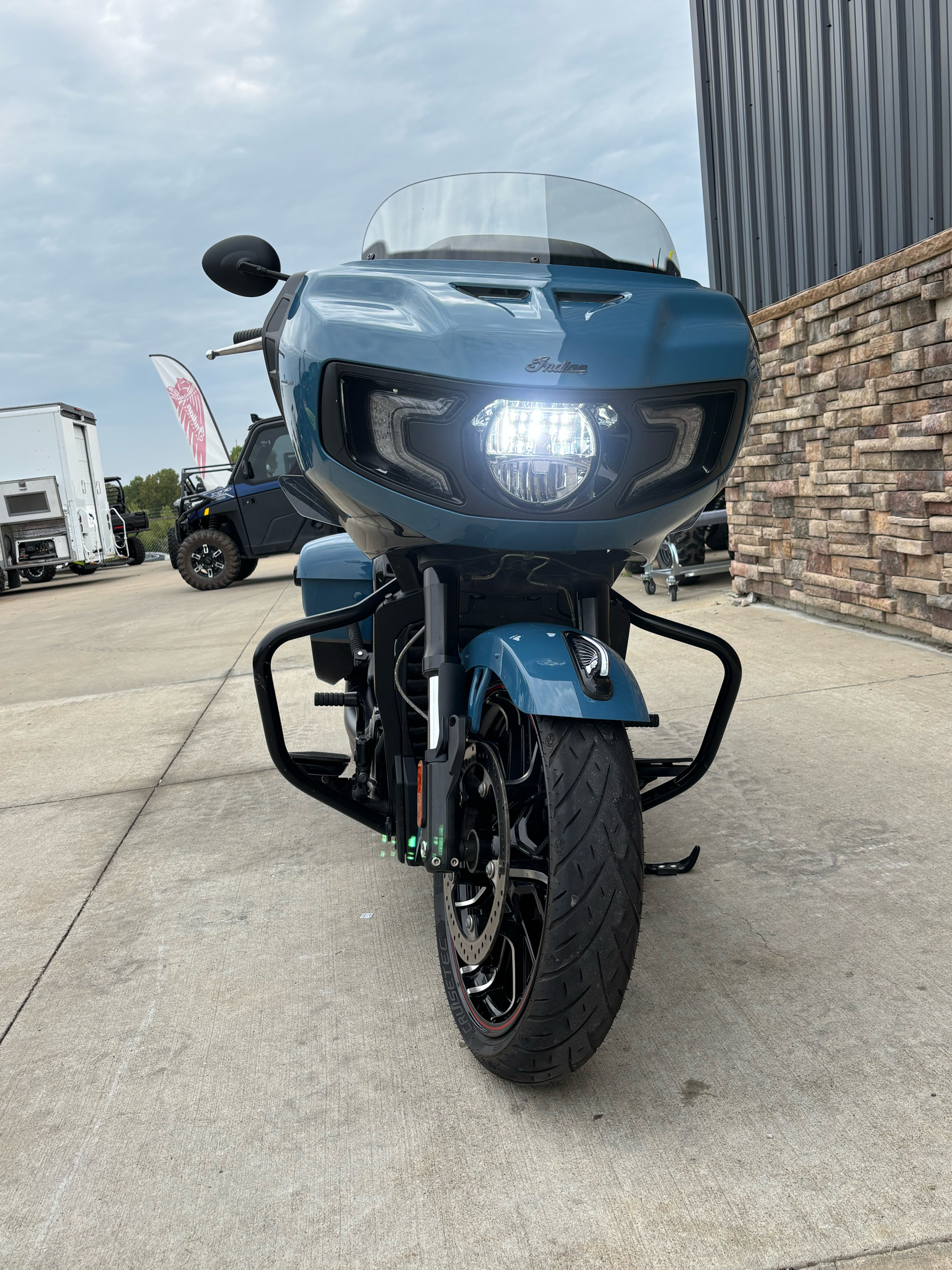 2022 Indian Motorcycle Challenger® Dark Horse® Icon in Columbia, Missouri - Photo 12