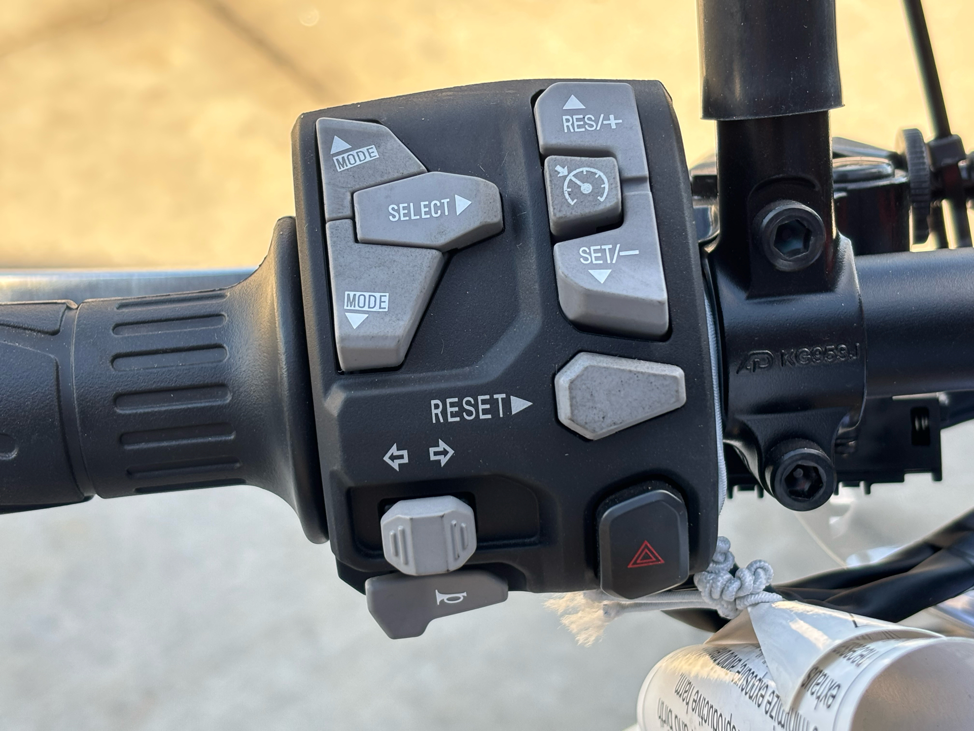 2025 Kawasaki Z900 SE ABS in Columbia, Missouri - Photo 7