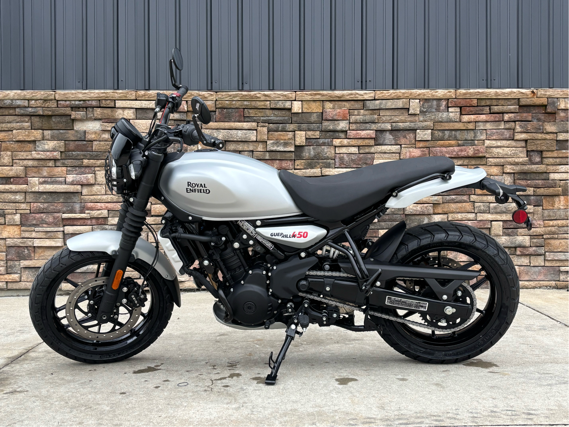 2026 Royal Enfield Guerrilla 450 in Columbia, Missouri - Photo 1