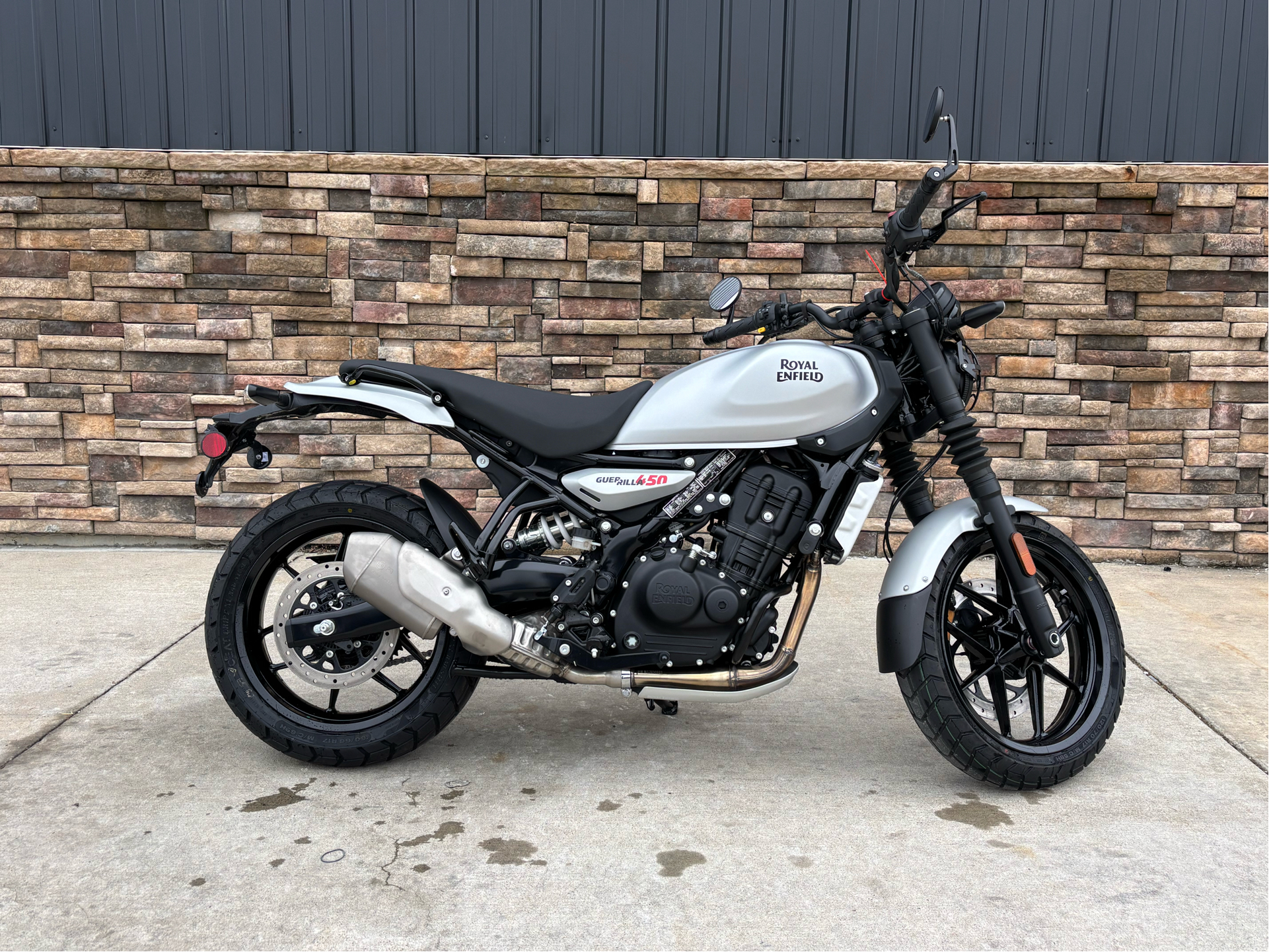 2026 Royal Enfield Guerrilla 450 in Columbia, Missouri - Photo 14