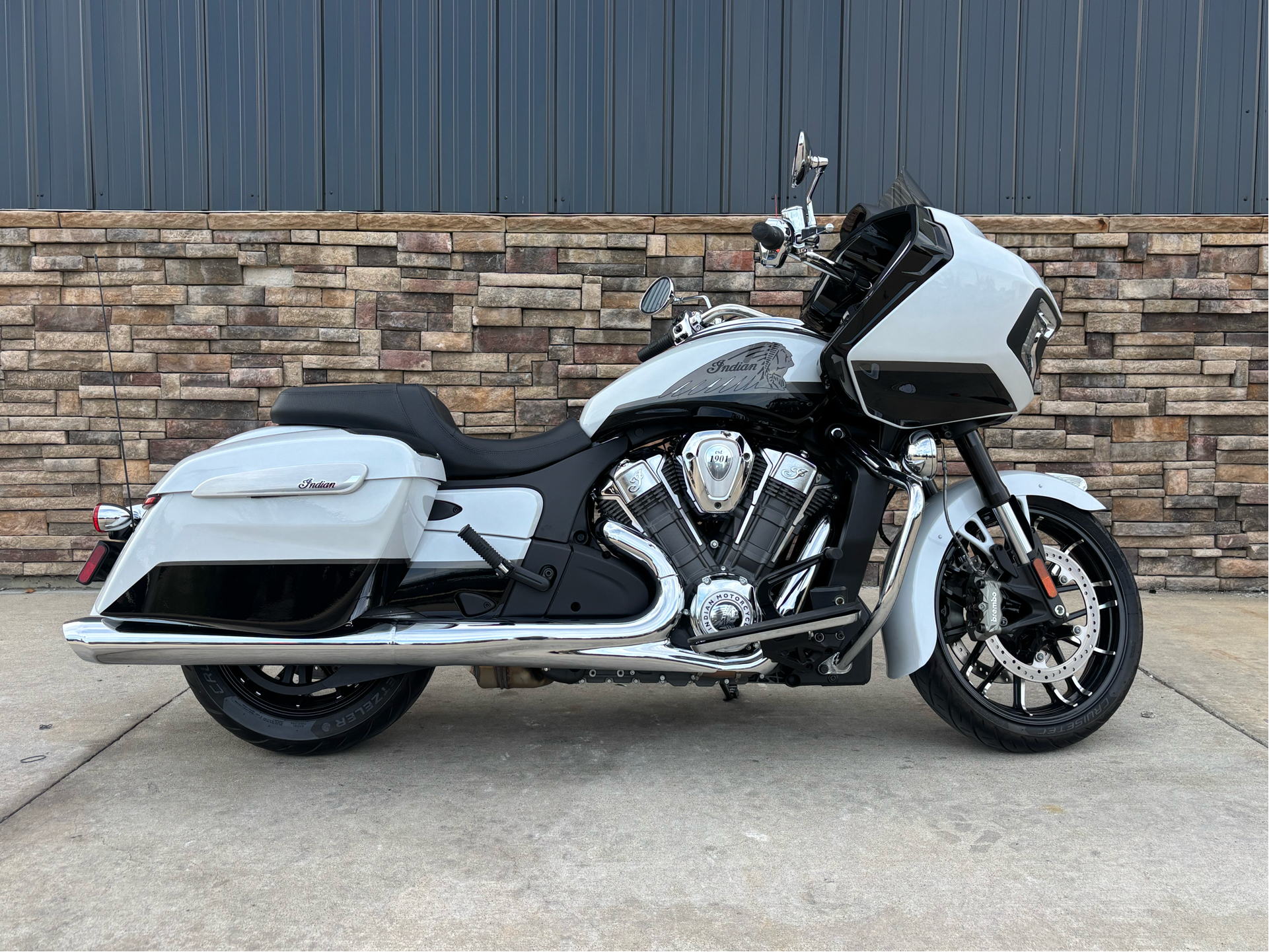 2024 Indian Motorcycle Challenger® Limited with PowerBand Audio Package in Columbia, Missouri - Photo 1
