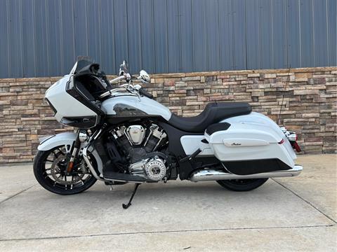 2024 Indian Motorcycle Challenger® Limited with PowerBand Audio Package in Columbia, Missouri - Photo 14