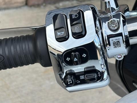 2024 Indian Motorcycle Challenger® Limited with PowerBand Audio Package in Columbia, Missouri - Photo 10