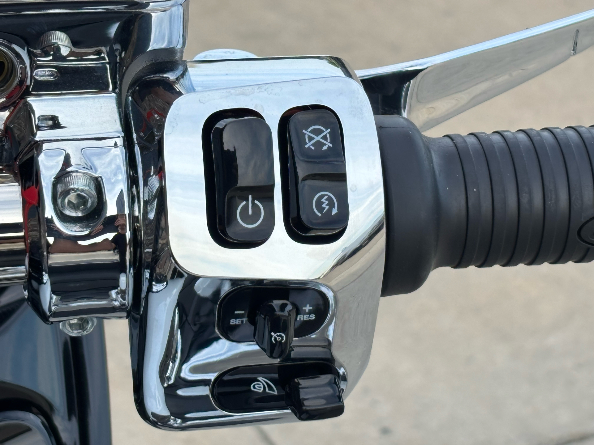 2024 Indian Motorcycle Challenger® Limited with PowerBand Audio Package in Columbia, Missouri - Photo 8