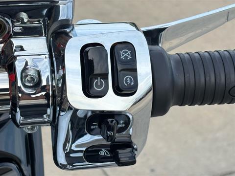 2024 Indian Motorcycle Challenger® Limited with PowerBand Audio Package in Columbia, Missouri - Photo 8