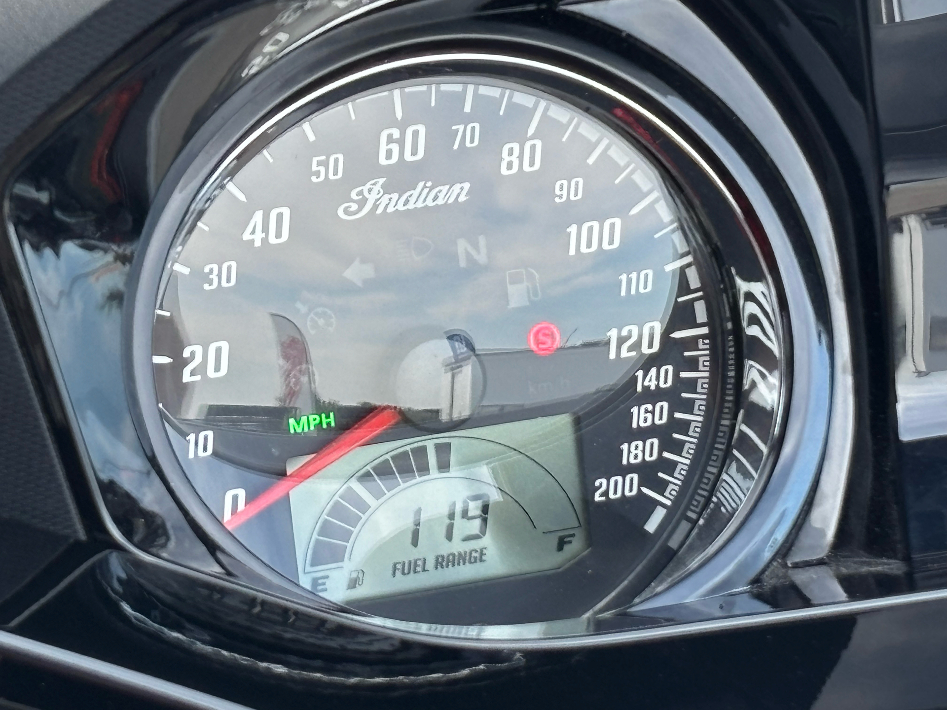 2024 Indian Motorcycle Challenger® Limited with PowerBand Audio Package in Columbia, Missouri - Photo 9