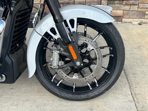 2024 Indian Motorcycle Challenger® Limited with PowerBand Audio Package in Columbia, Missouri - Photo 2