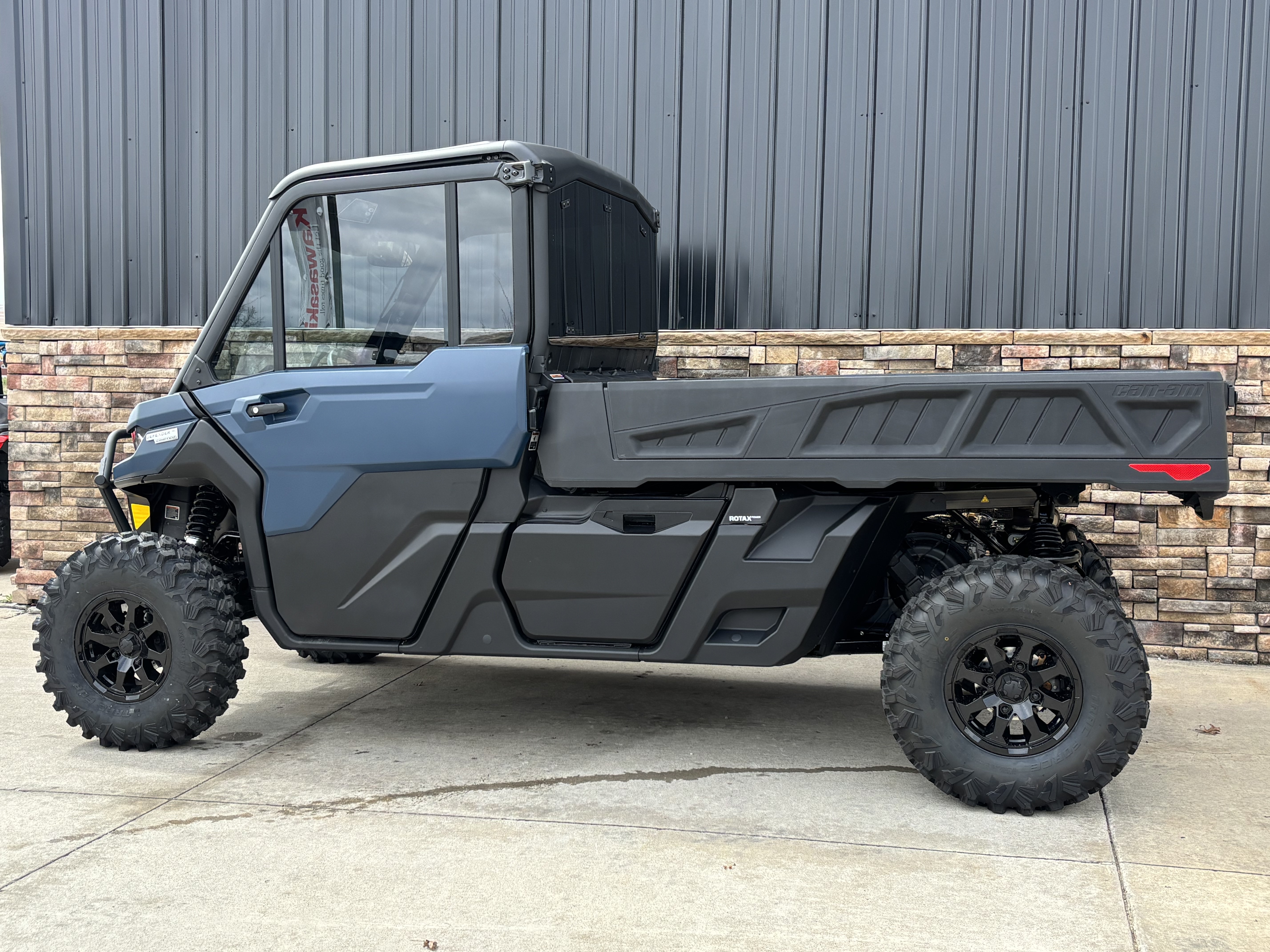2026 Can-Am Defender PRO Limited in Columbia, Missouri - Photo 2