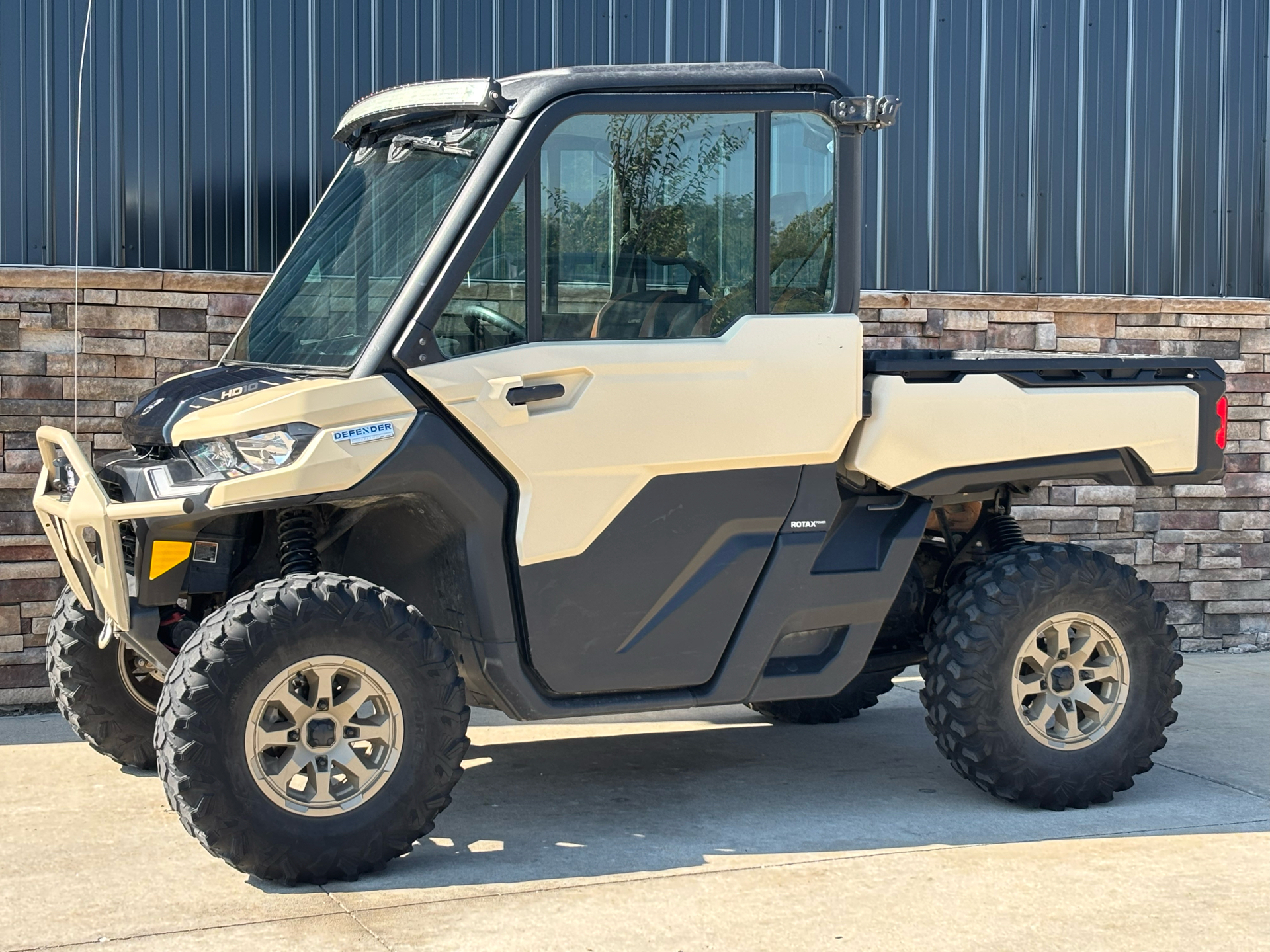 2024 Can-Am Defender Limited in Columbia, Missouri - Photo 3