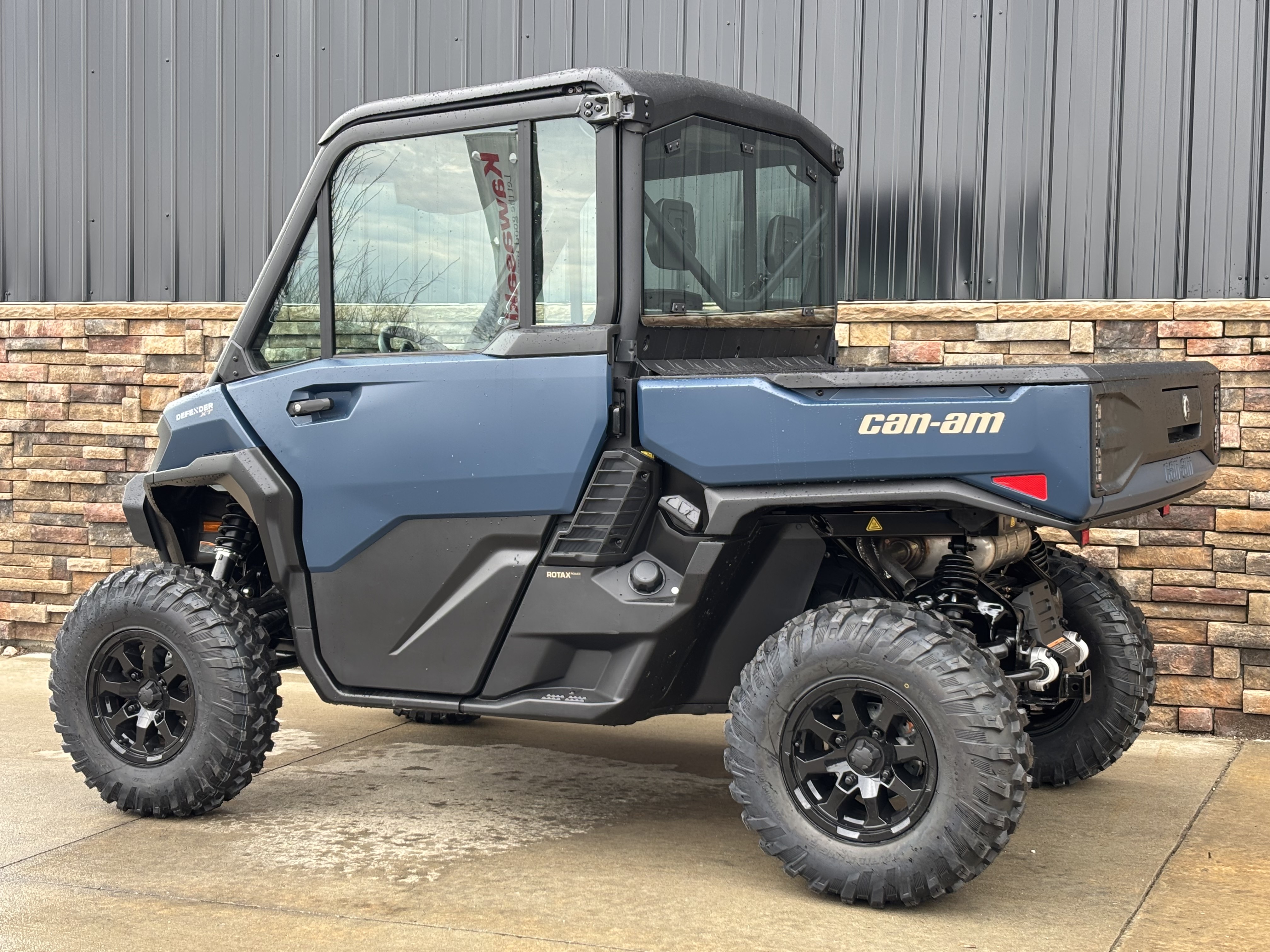 2026 Can-Am Defender XT CAB HD11 in Columbia, Missouri - Photo 3