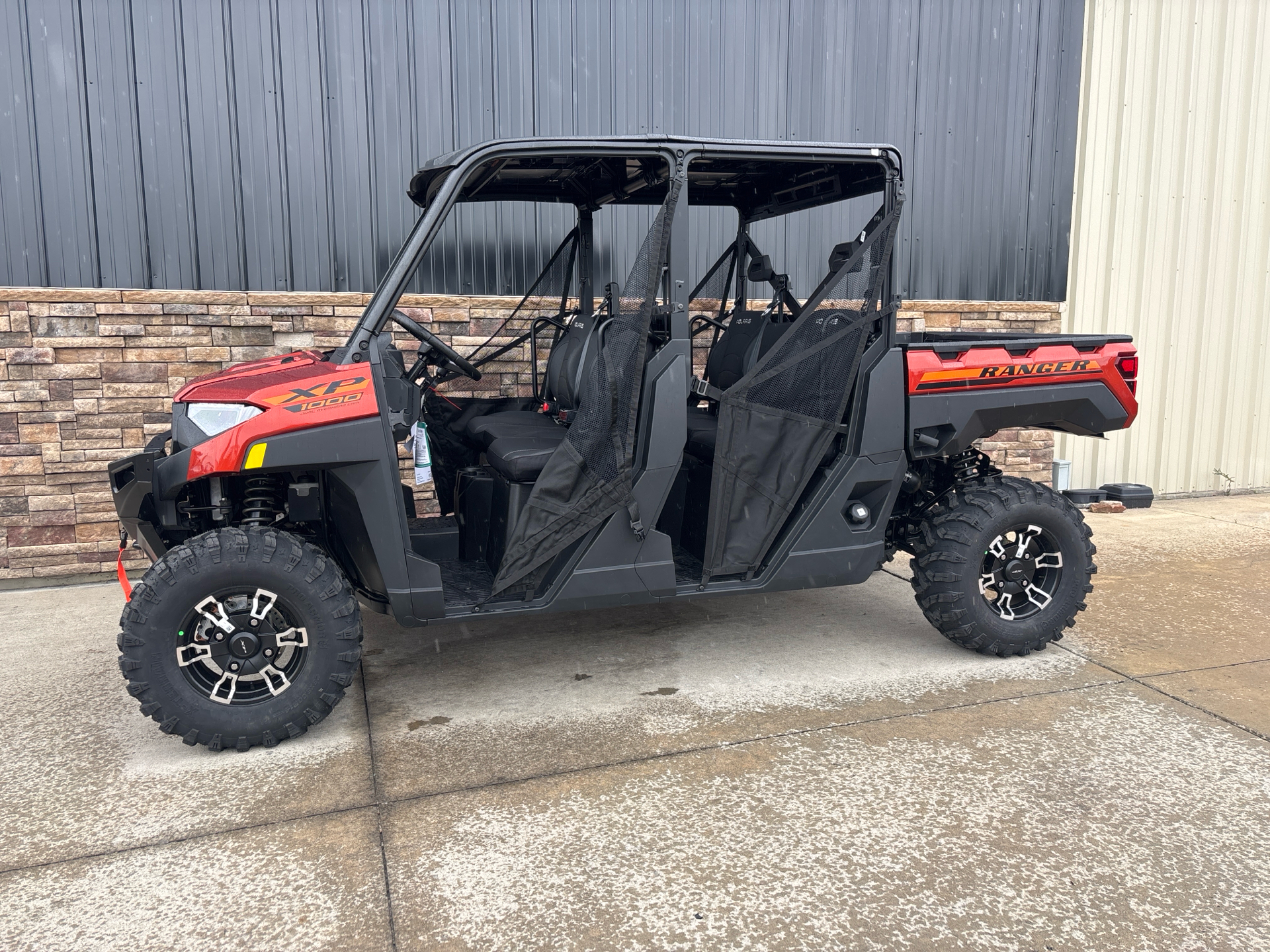 2025 Polaris Ranger Crew XP 1000 Premium in Columbia, Missouri - Photo 2
