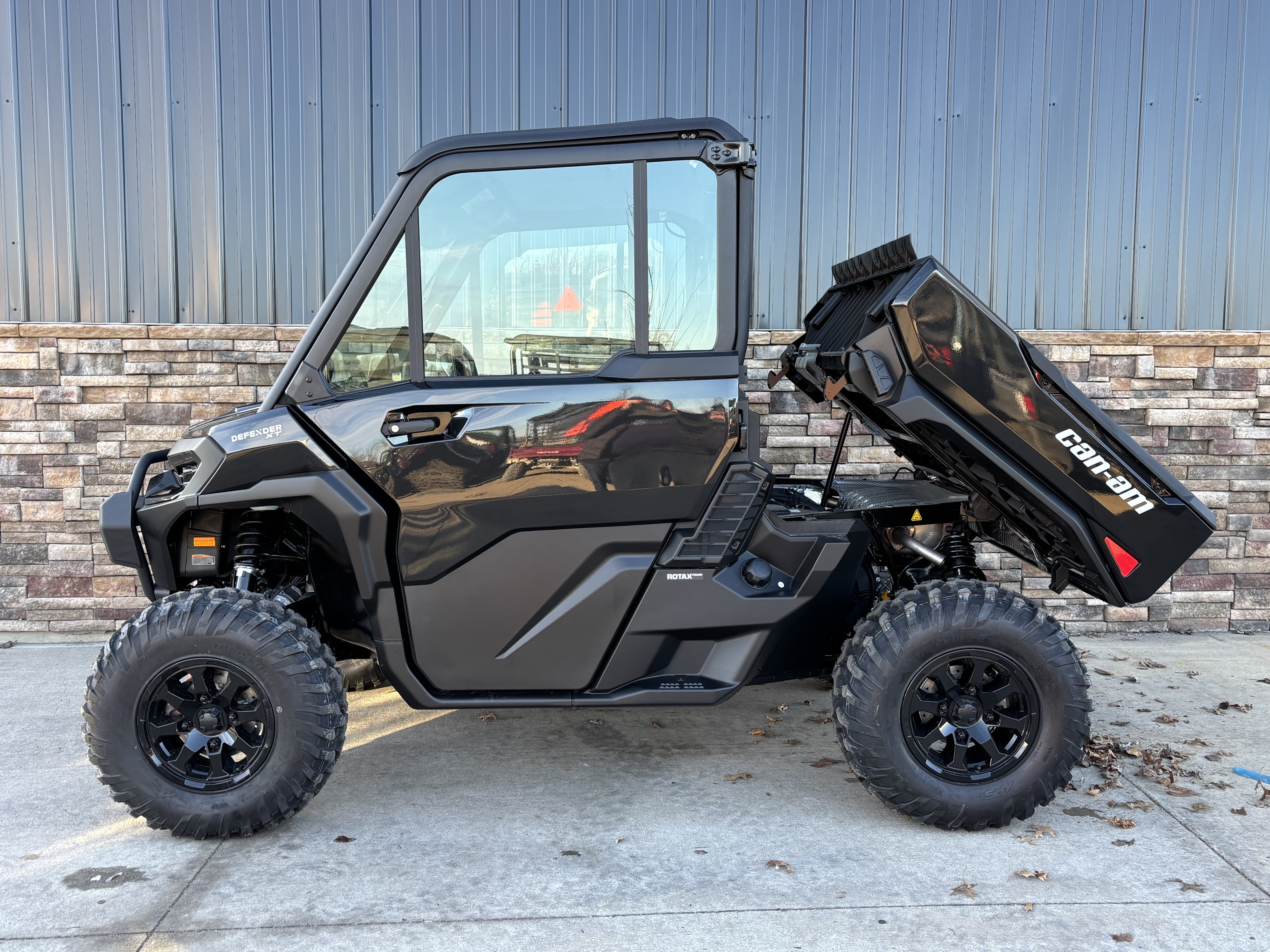 2026 Can-Am Defender XT CAB HD11 in Columbia, Missouri - Photo 11