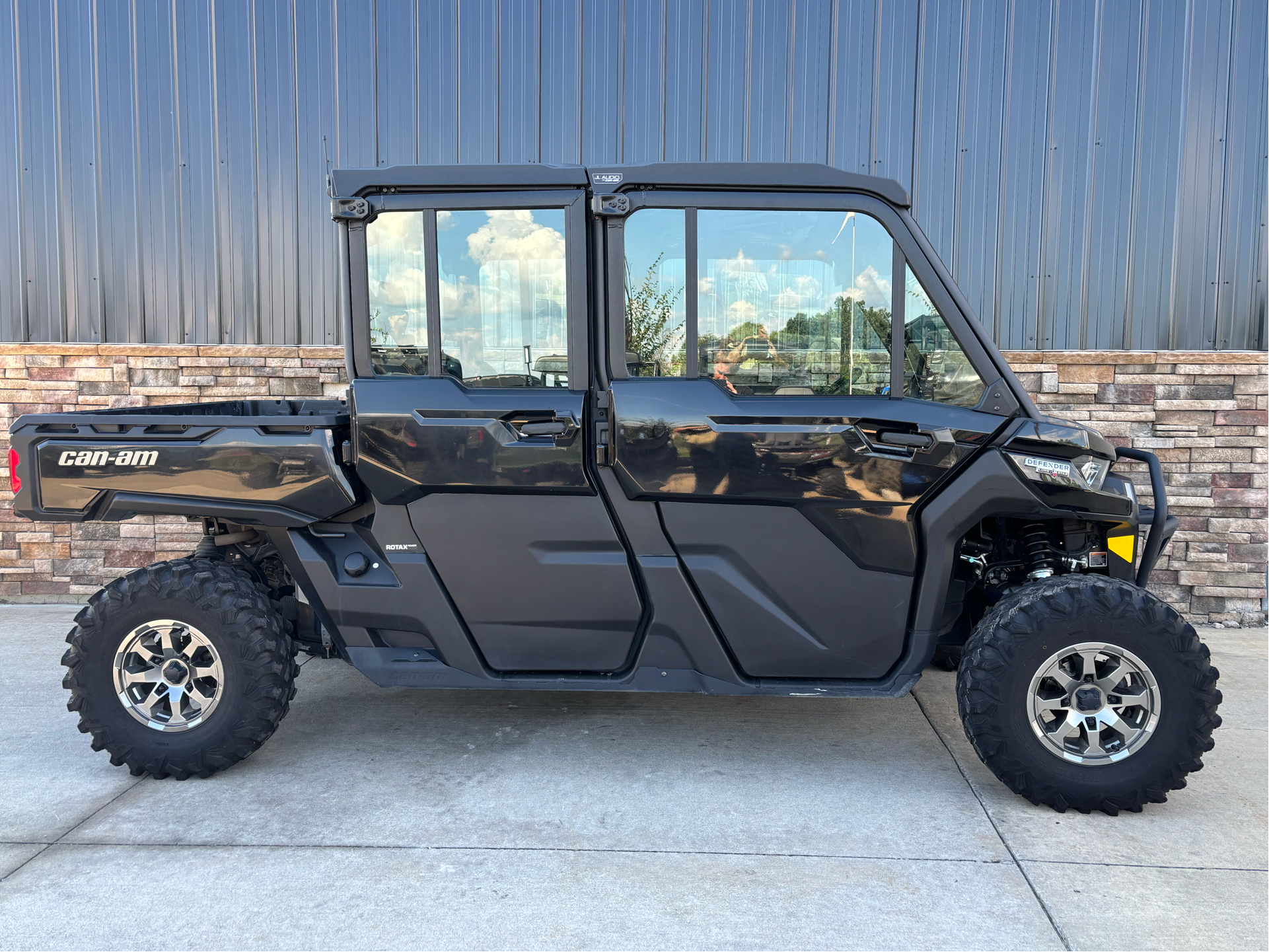 2023 Can-Am Defender MAX Lone Star CAB HD10 in Columbia, Missouri - Photo 1