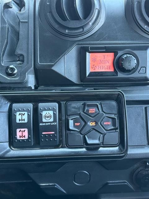 2023 Can-Am Defender MAX Lone Star CAB HD10 in Columbia, Missouri - Photo 11