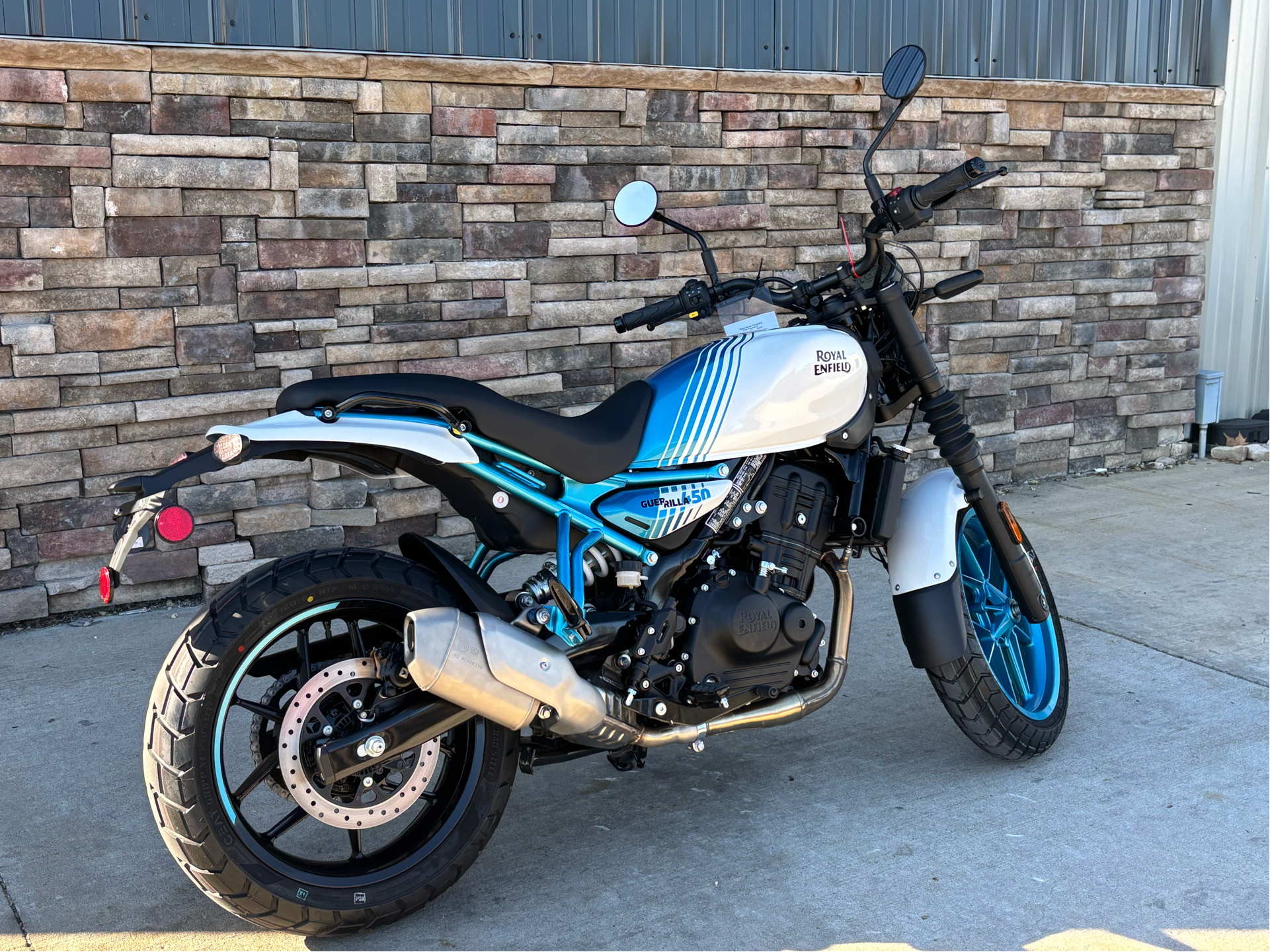 2026 Royal Enfield Guerrilla 450 in Columbia, Missouri - Photo 2