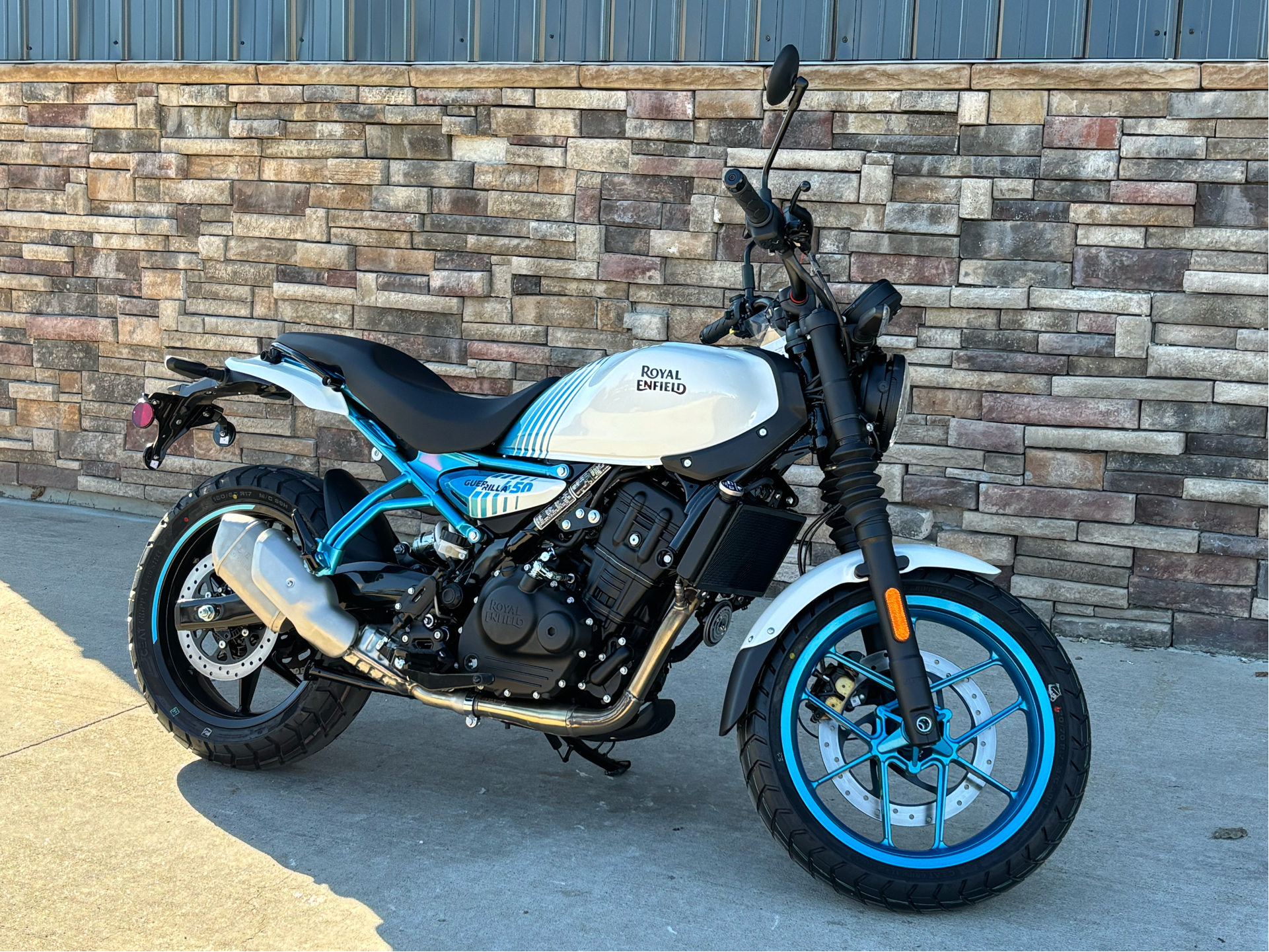 2026 Royal Enfield Guerrilla 450 in Columbia, Missouri - Photo 3
