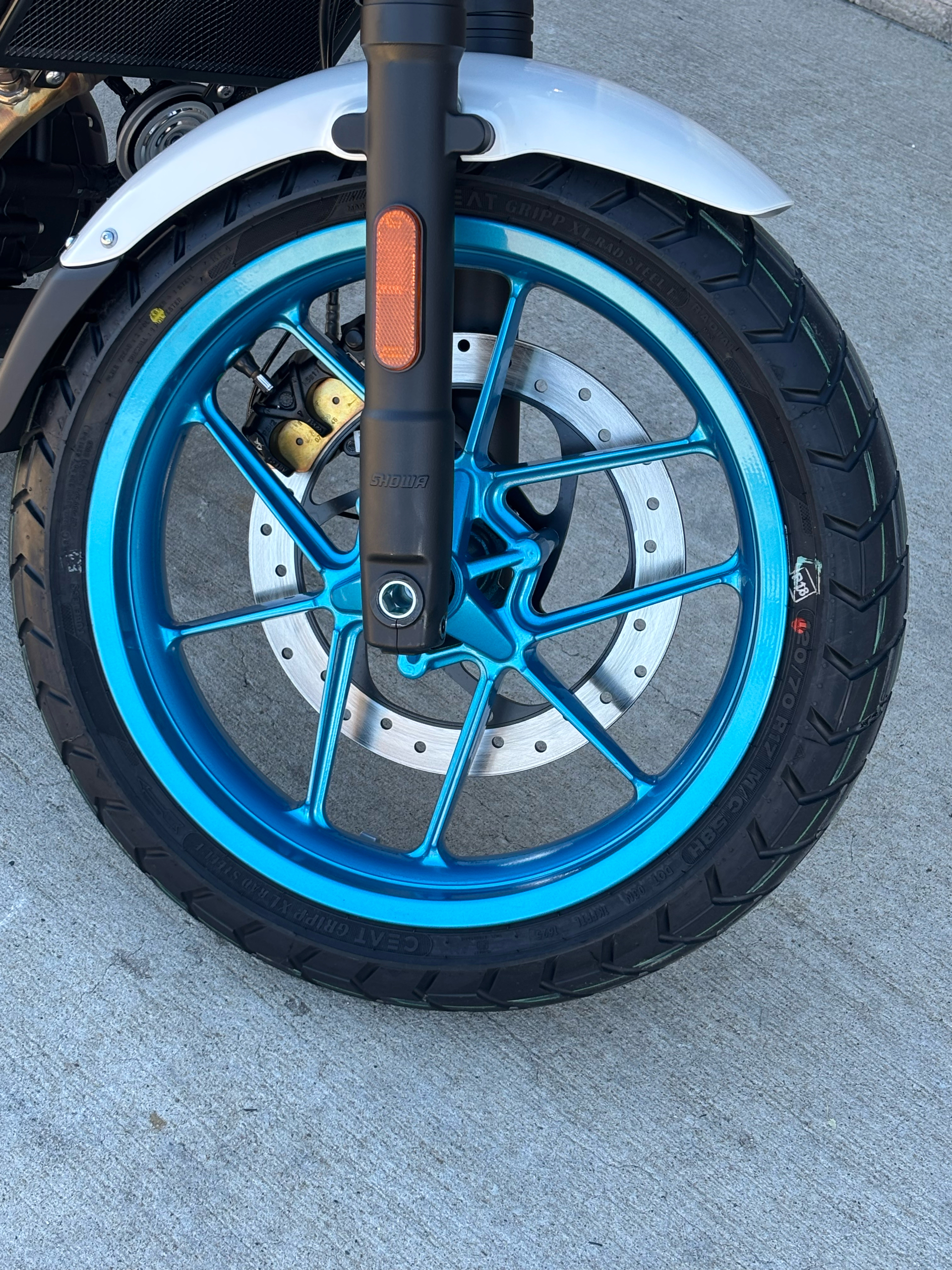 2026 Royal Enfield Guerrilla 450 in Columbia, Missouri - Photo 5