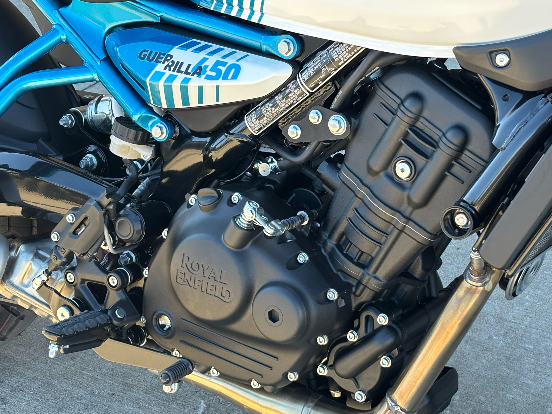 2026 Royal Enfield Guerrilla 450 in Columbia, Missouri - Photo 6