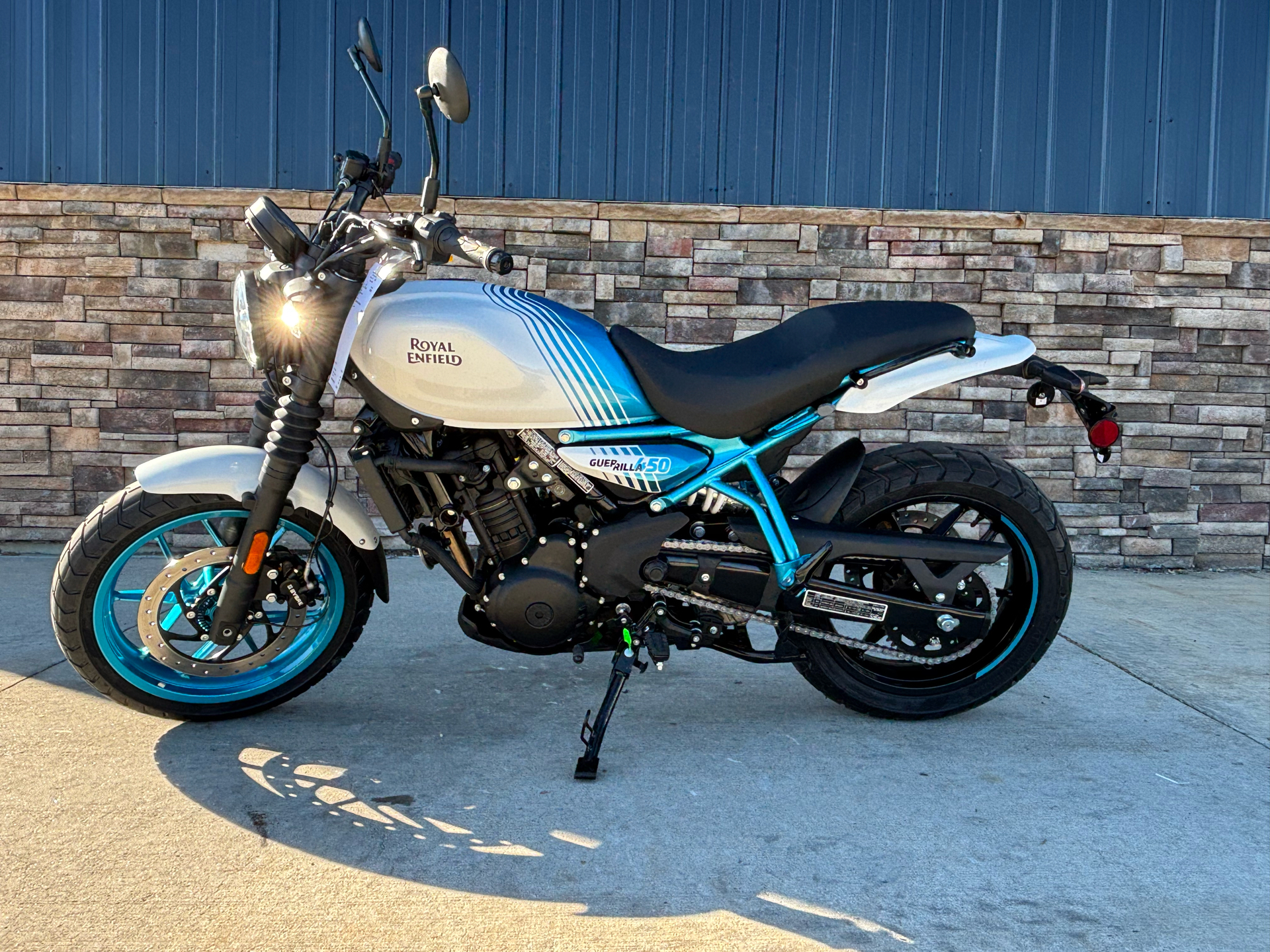 2026 Royal Enfield Guerrilla 450 in Columbia, Missouri - Photo 14