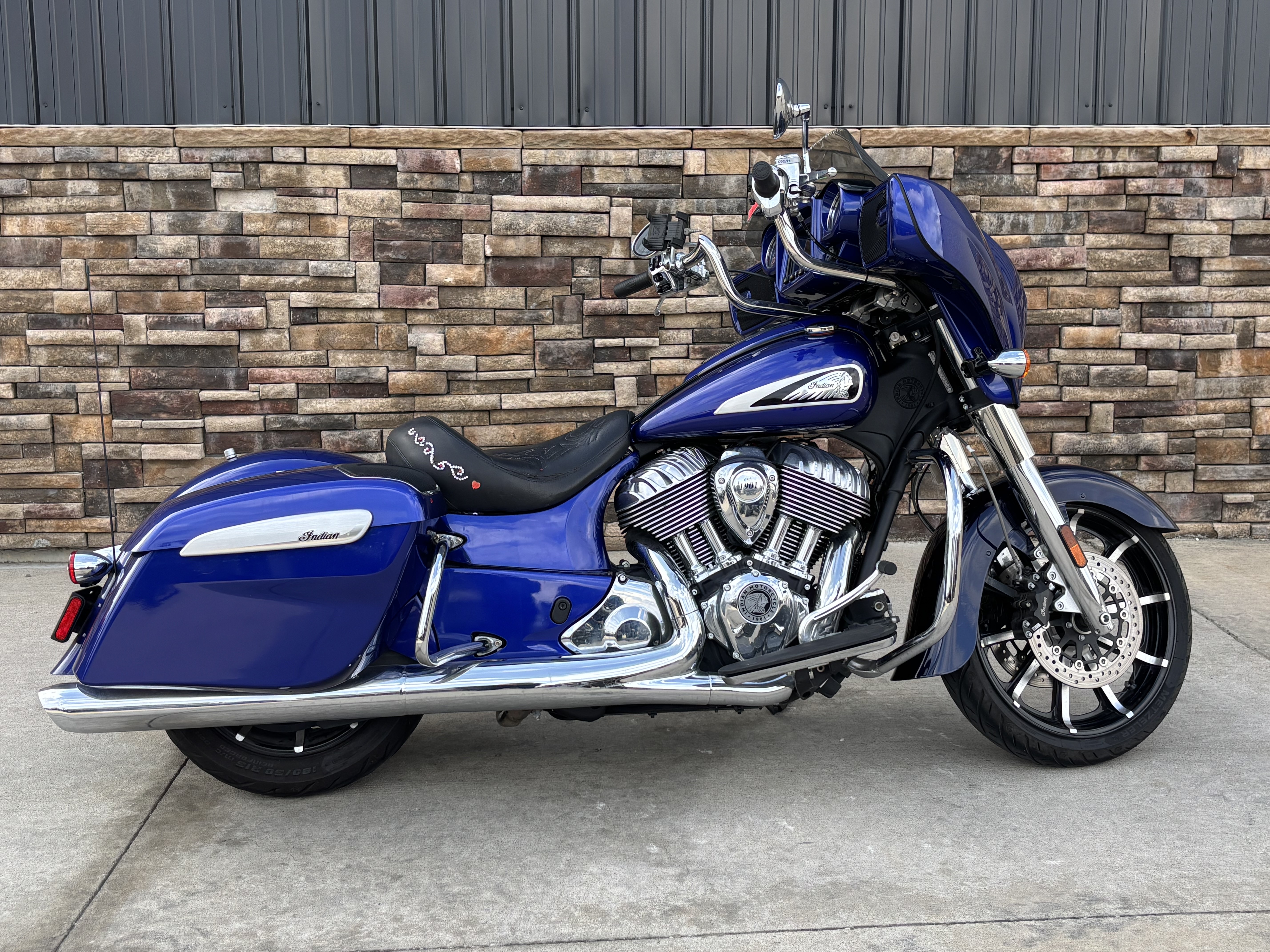 2024 Indian Motorcycle Chieftain® Limited with PowerBand Audio Package in Columbia, Missouri - Photo 1