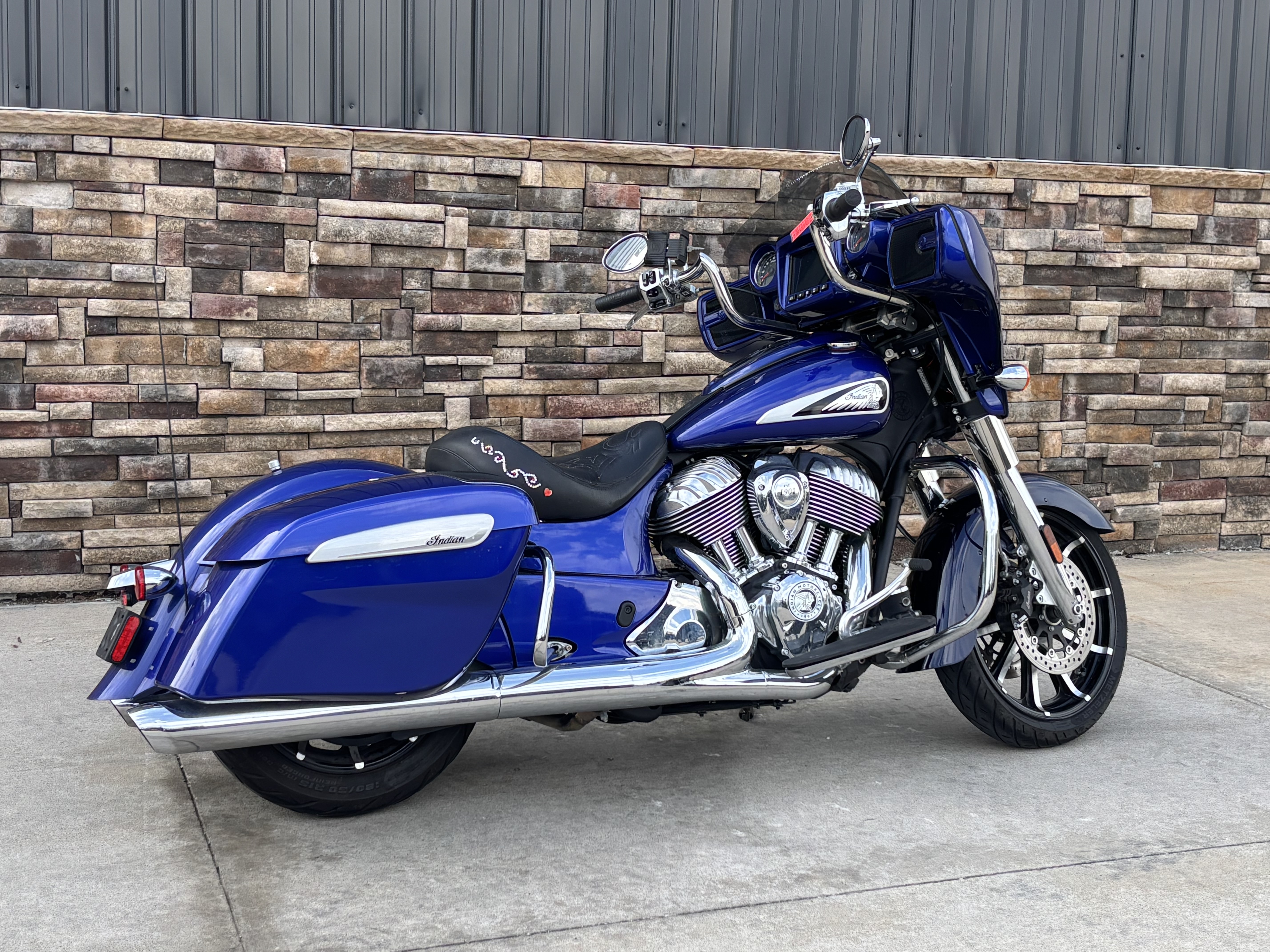 2024 Indian Motorcycle Chieftain® Limited with PowerBand Audio Package in Columbia, Missouri - Photo 3
