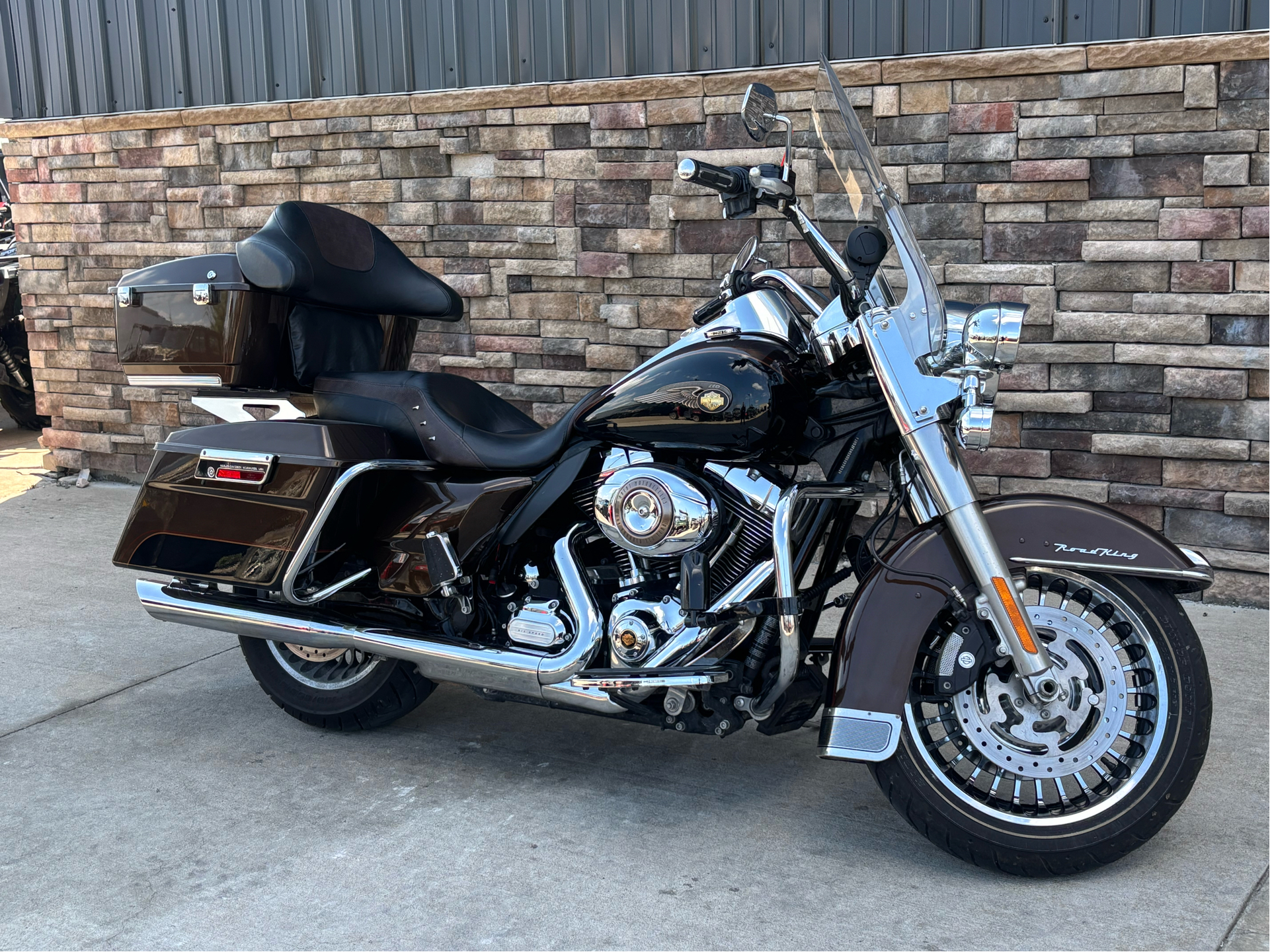 2013 Harley-Davidson Road King® 110th Anniversary Edition in Columbia, Missouri - Photo 2