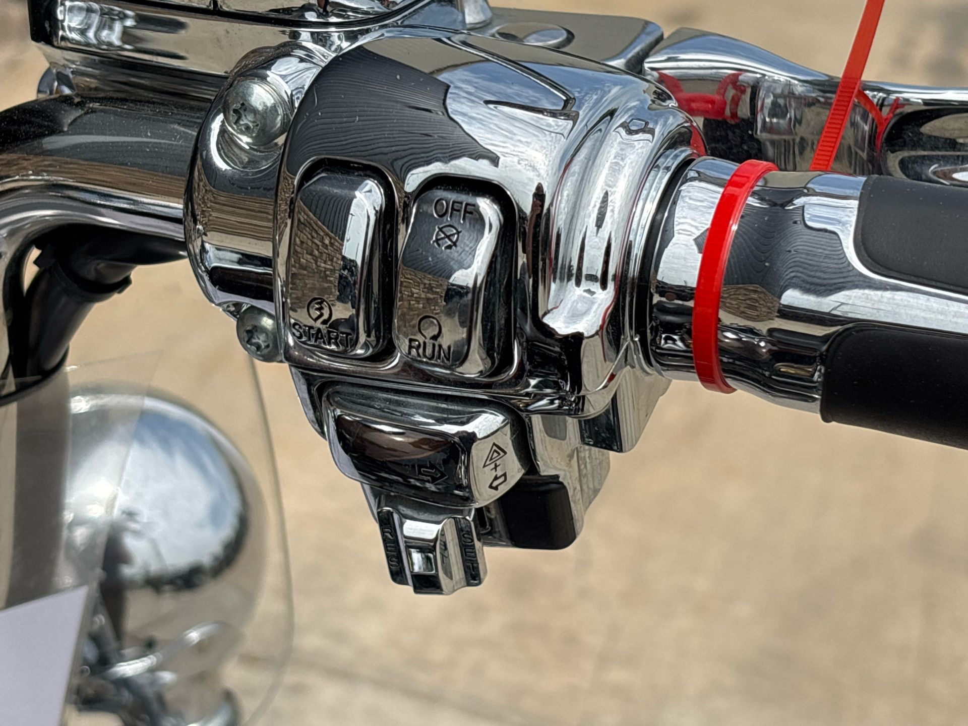 2013 Harley-Davidson Road King® 110th Anniversary Edition in Columbia, Missouri - Photo 9