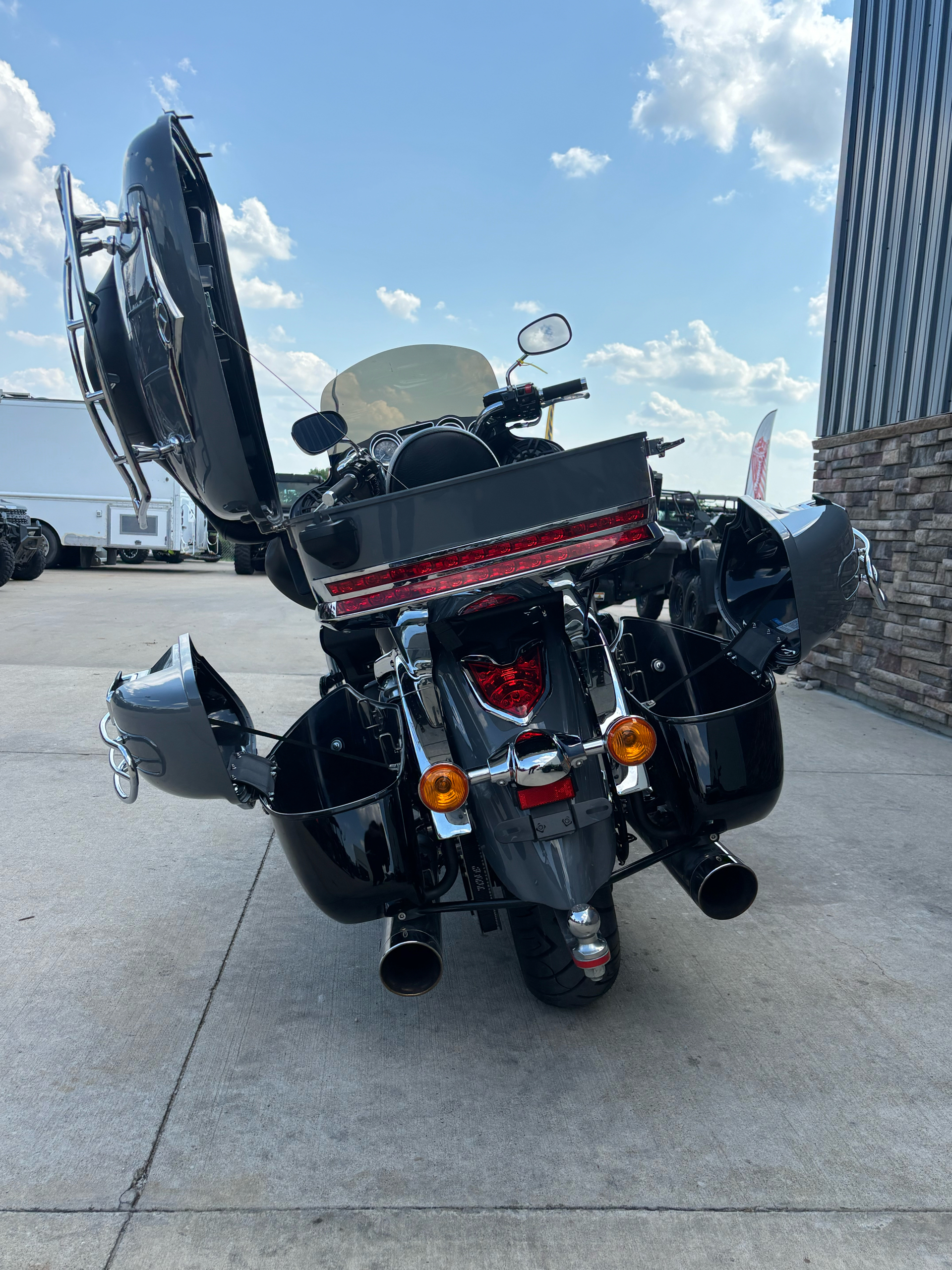 2023 Kawasaki Vulcan 1700 Voyager ABS in Columbia, Missouri - Photo 2