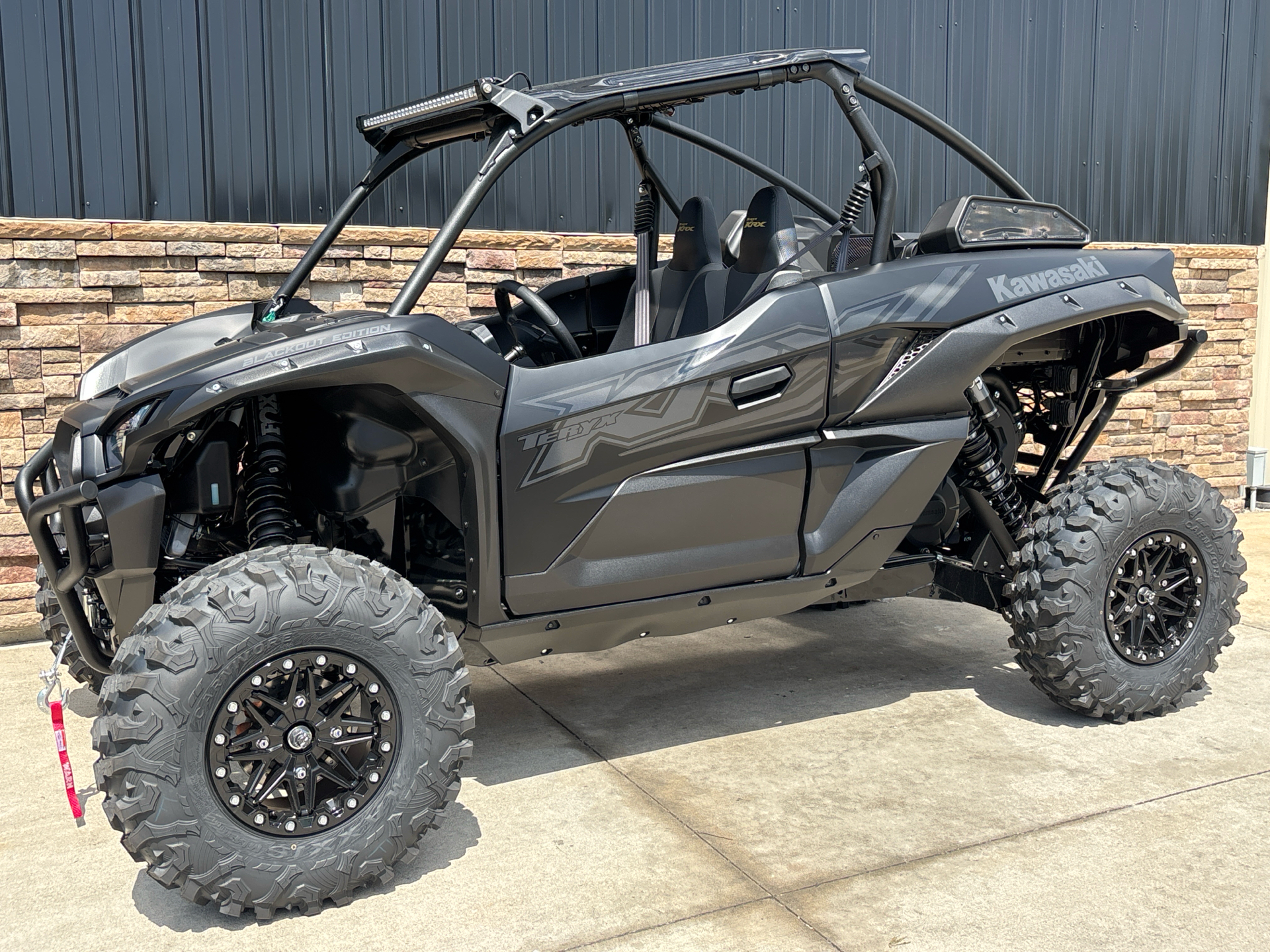 2025 Kawasaki Teryx KRX 1000 Blackout Edition in Columbia, Missouri - Photo 2