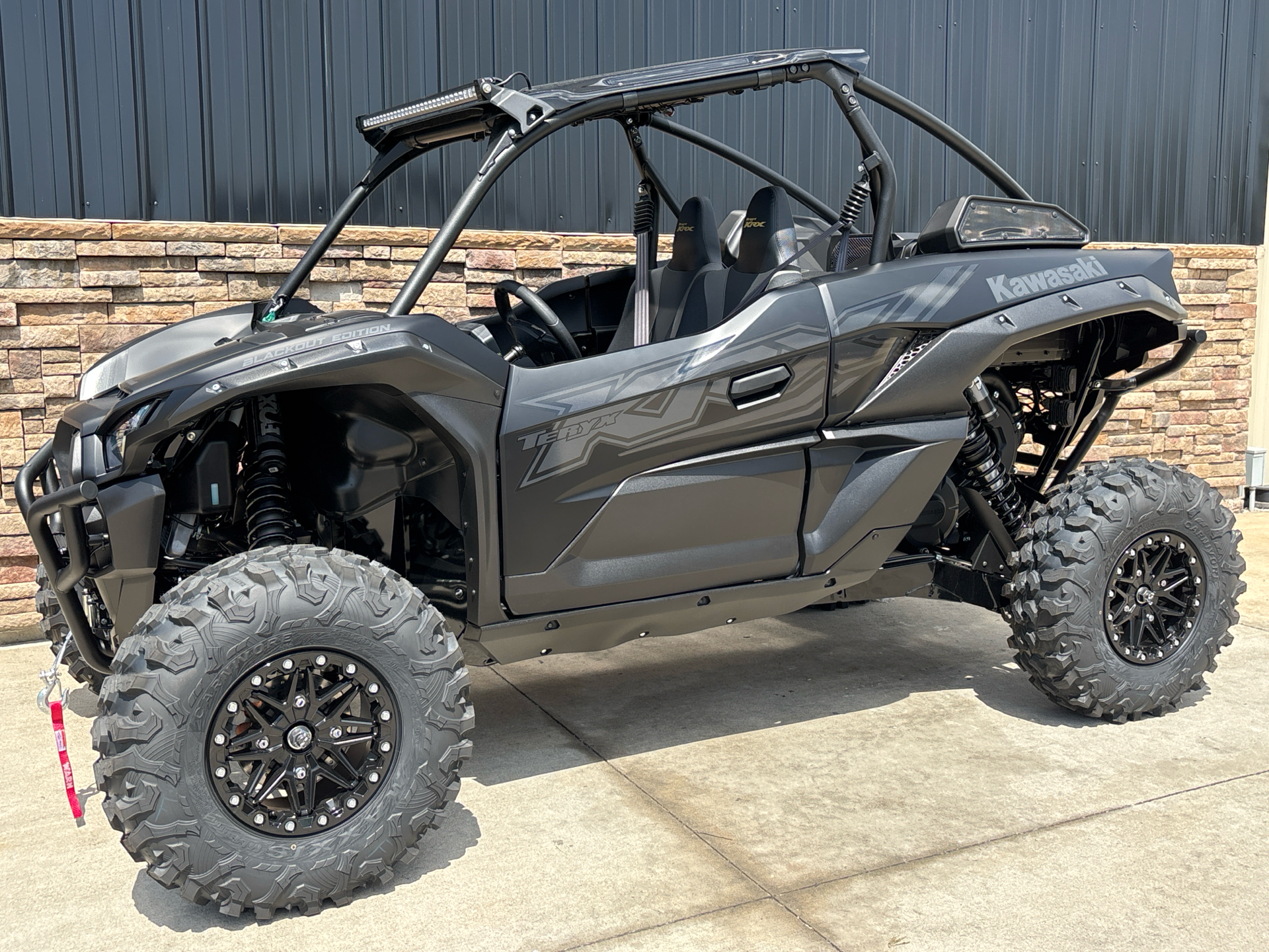 2025 Kawasaki Teryx KRX 1000 Blackout Edition in Columbia, Missouri - Photo 2