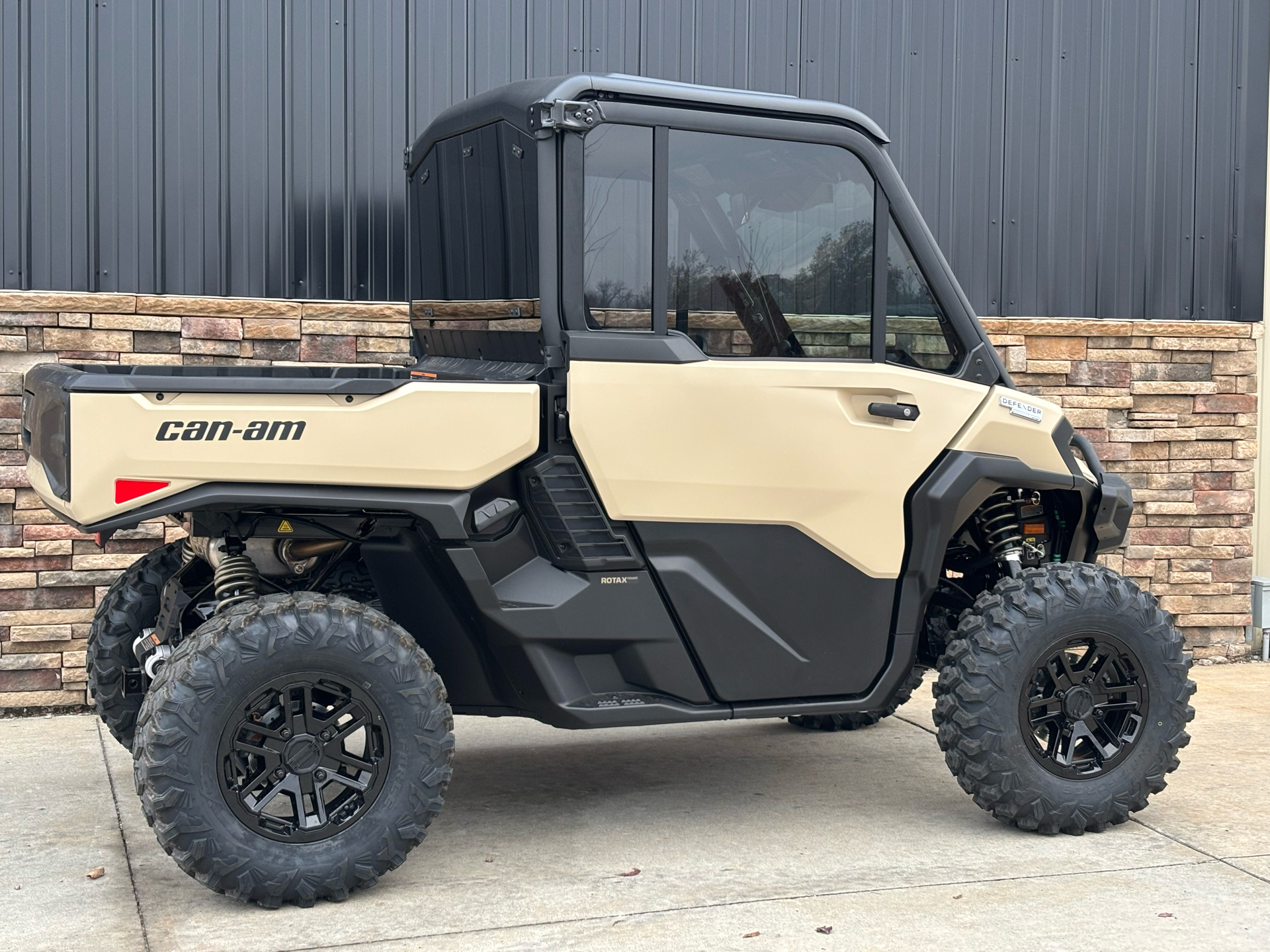 2026 Can-Am Defender Limited HD11 in Columbia, Missouri - Photo 1