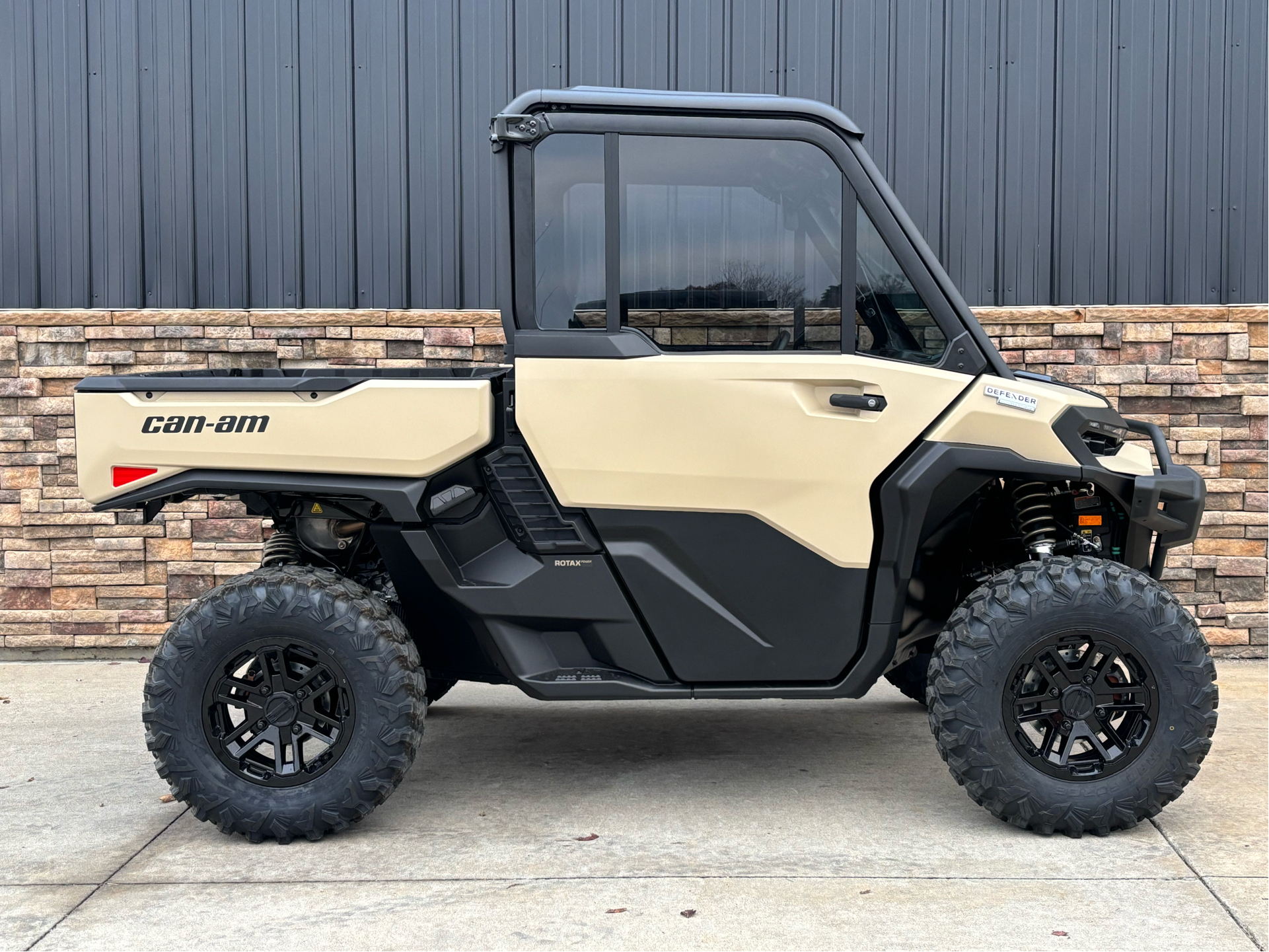 2026 Can-Am Defender Limited HD11 in Columbia, Missouri - Photo 2