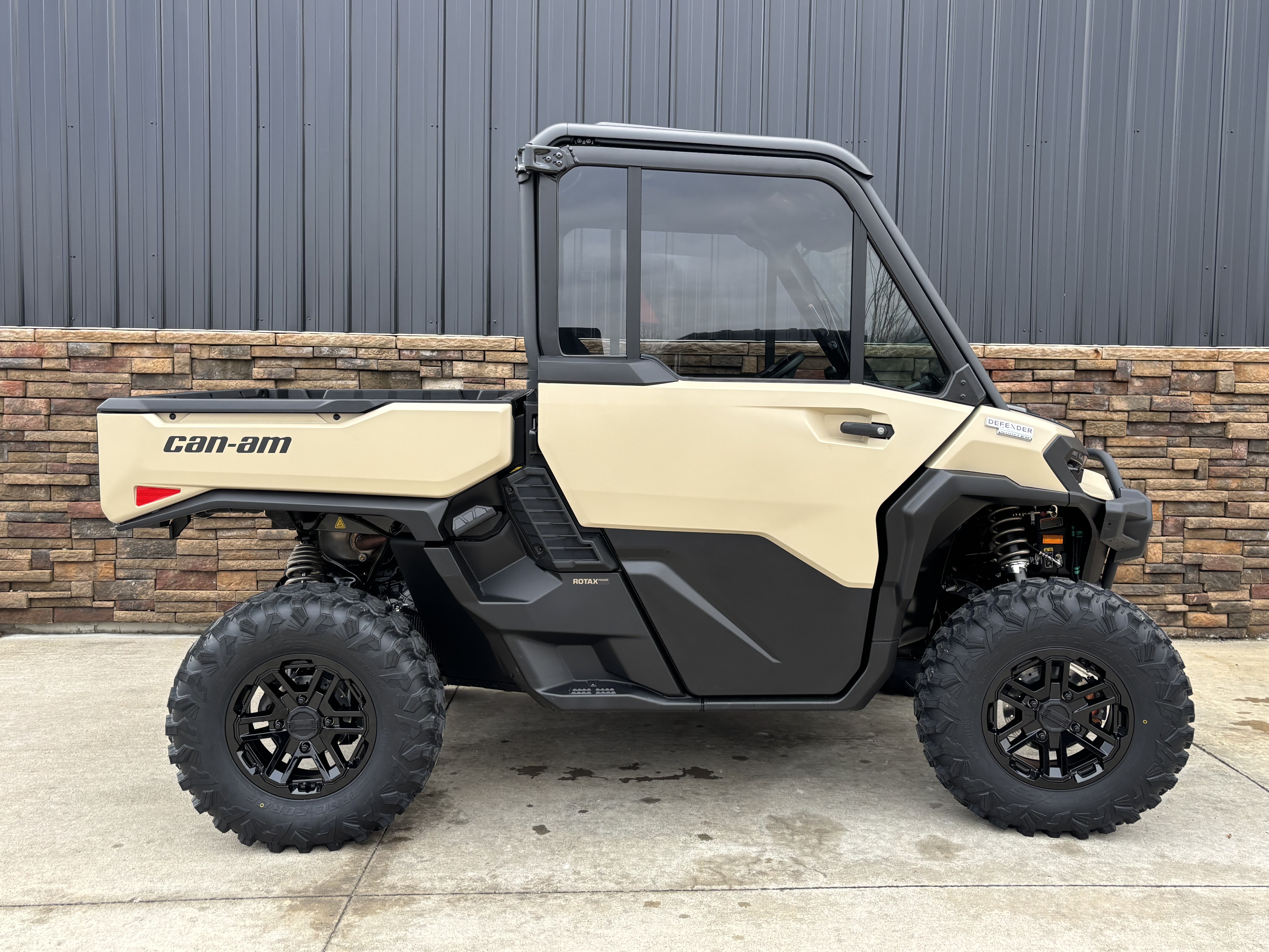 2026 Can-Am Defender Limited HD11 in Columbia, Missouri - Photo 1