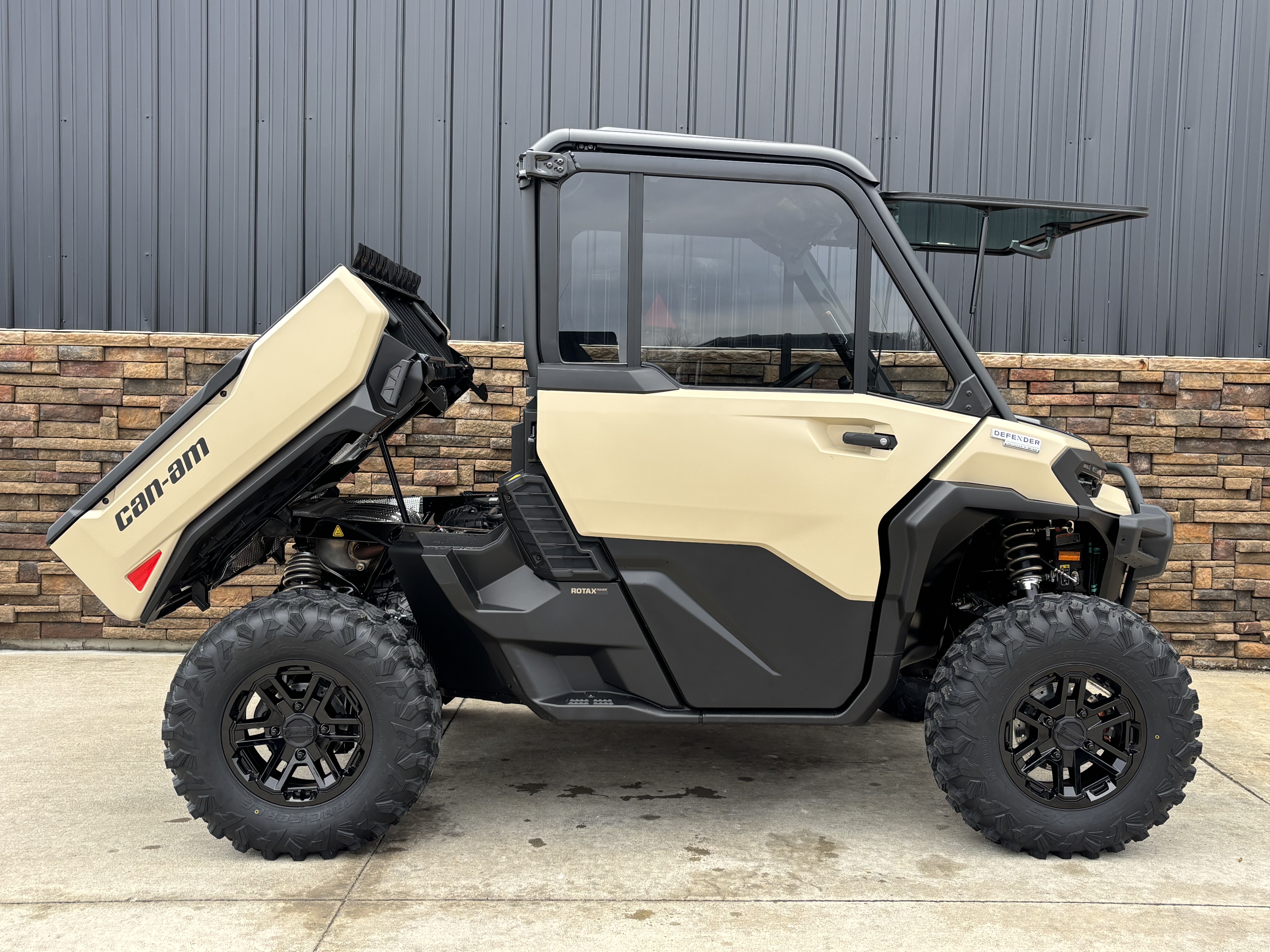2026 Can-Am Defender Limited HD11 in Columbia, Missouri - Photo 8