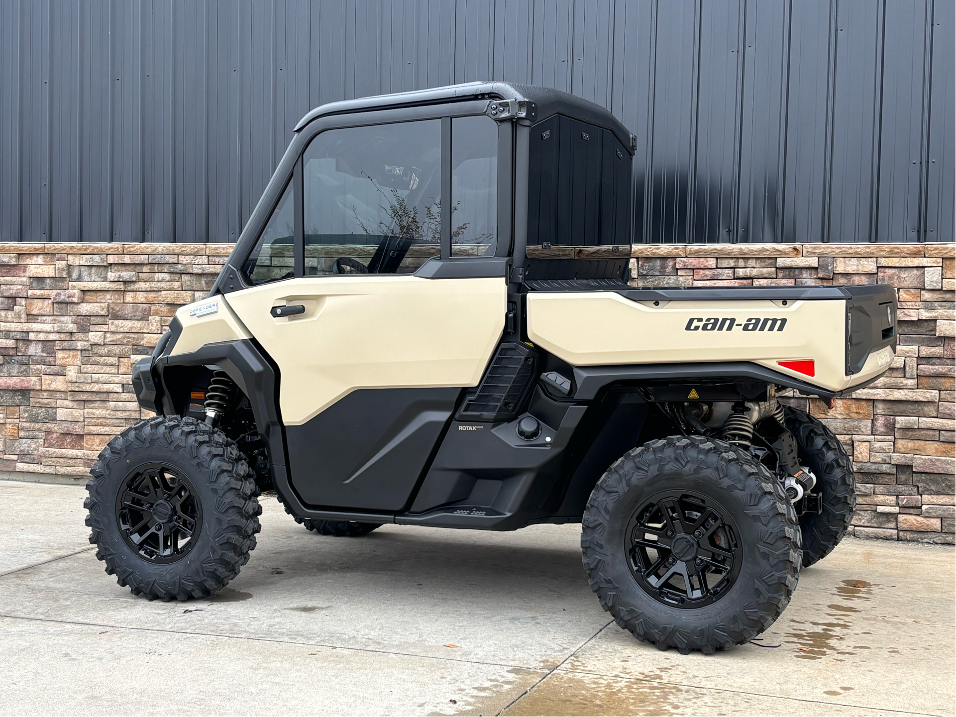 2026 Can-Am Defender Limited HD11 in Columbia, Missouri - Photo 2