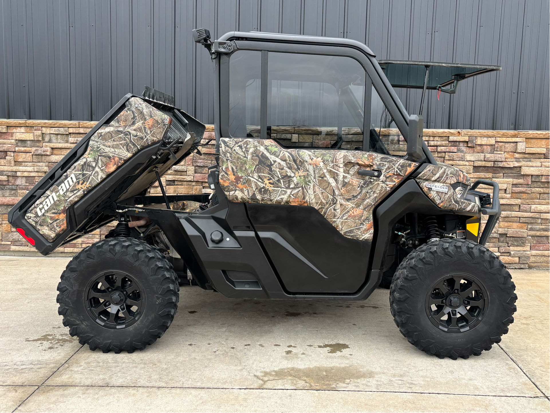 2025 Can-Am Defender XT HD10 in Columbia, Missouri - Photo 13