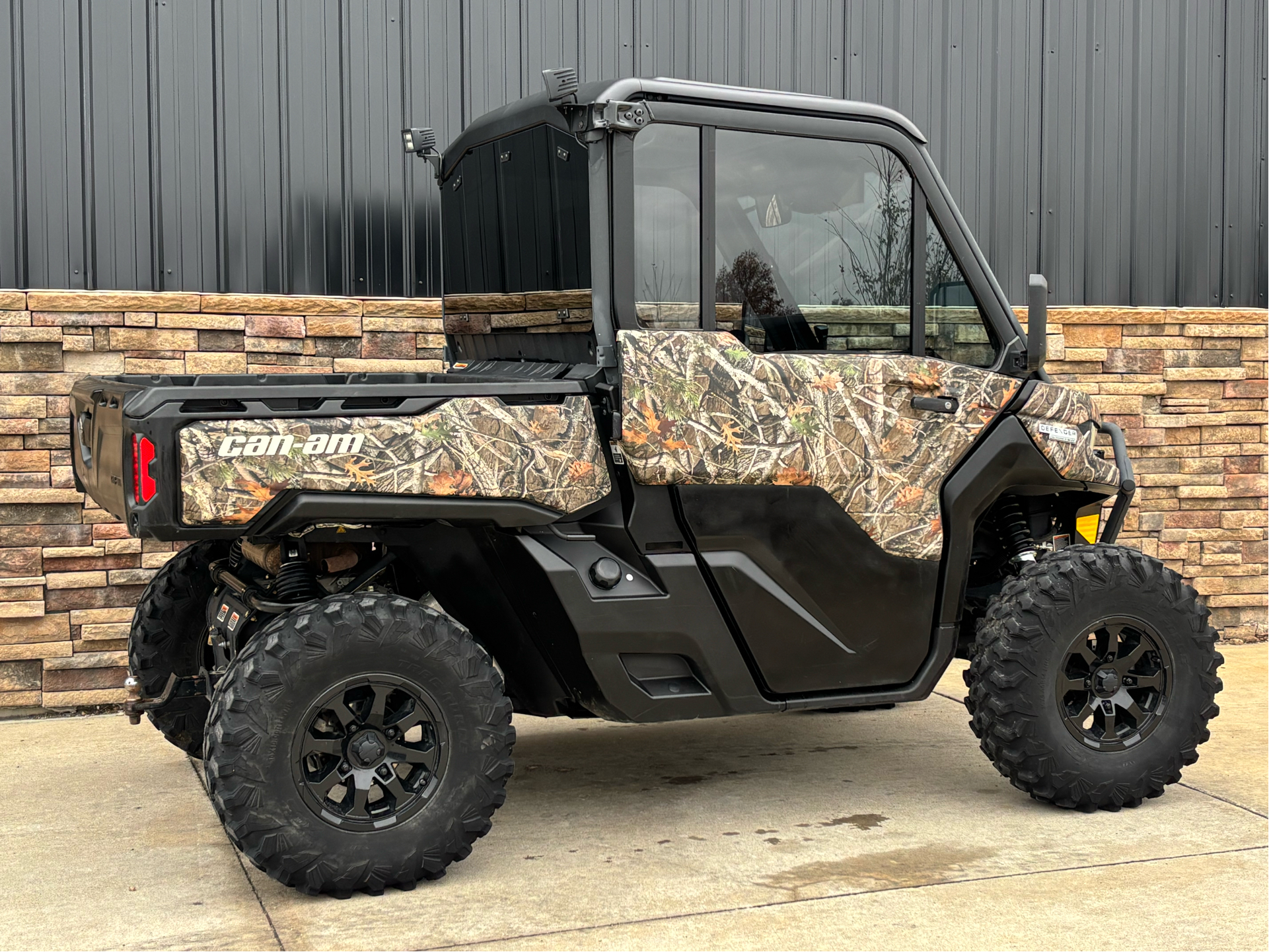 2025 Can-Am Defender XT HD10 in Columbia, Missouri - Photo 2