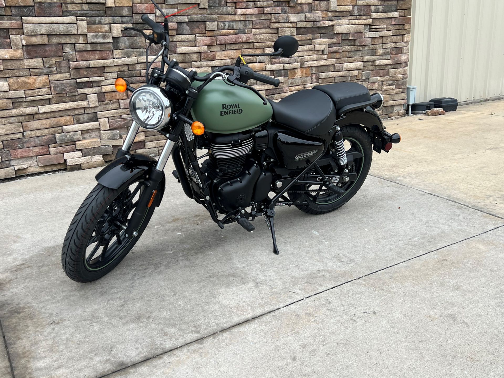 2024 Royal Enfield Meteor 350 in Columbia, Missouri - Photo 2