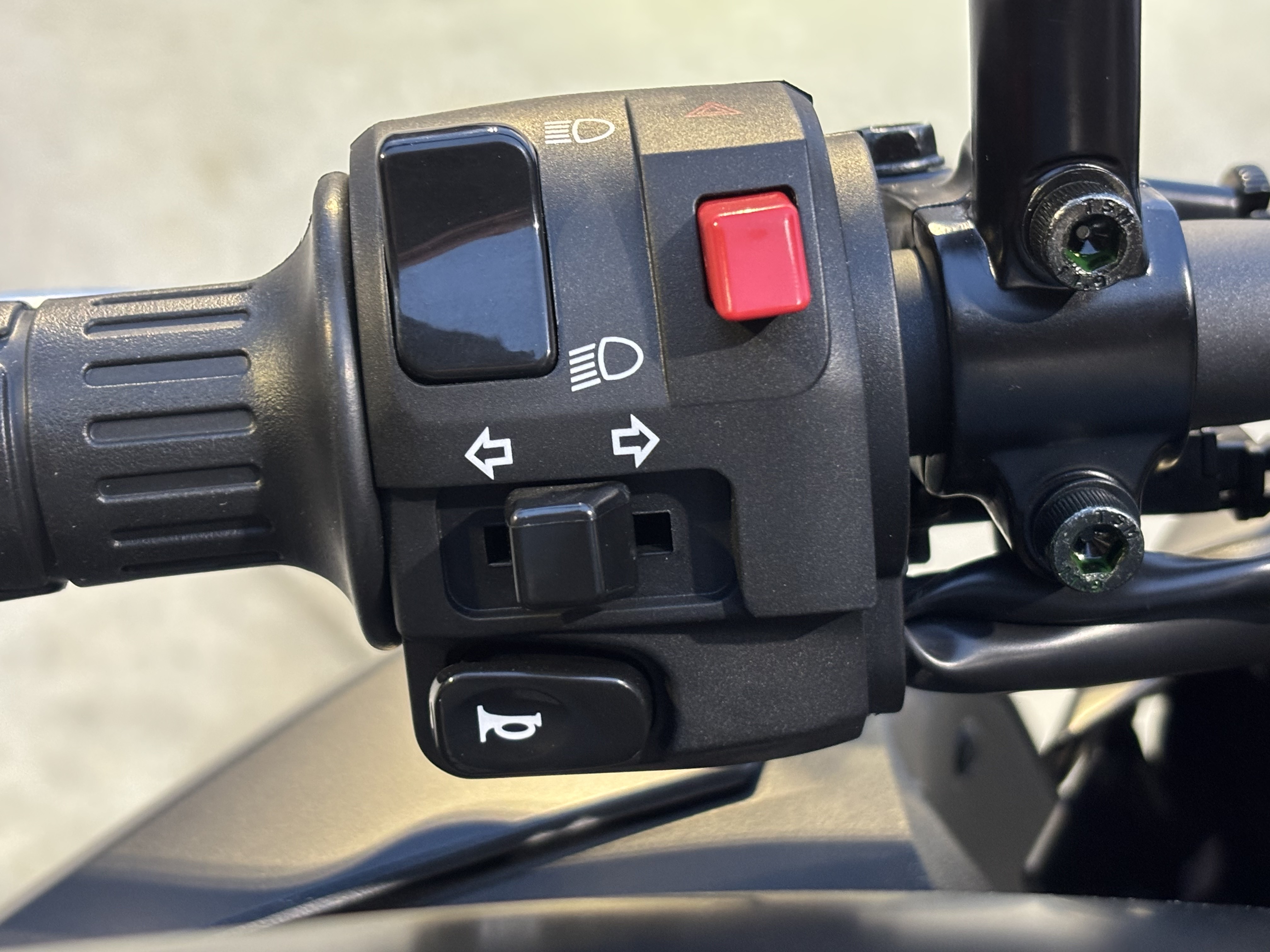 2026 Kawasaki Z500 ABS in Columbia, Missouri - Photo 10