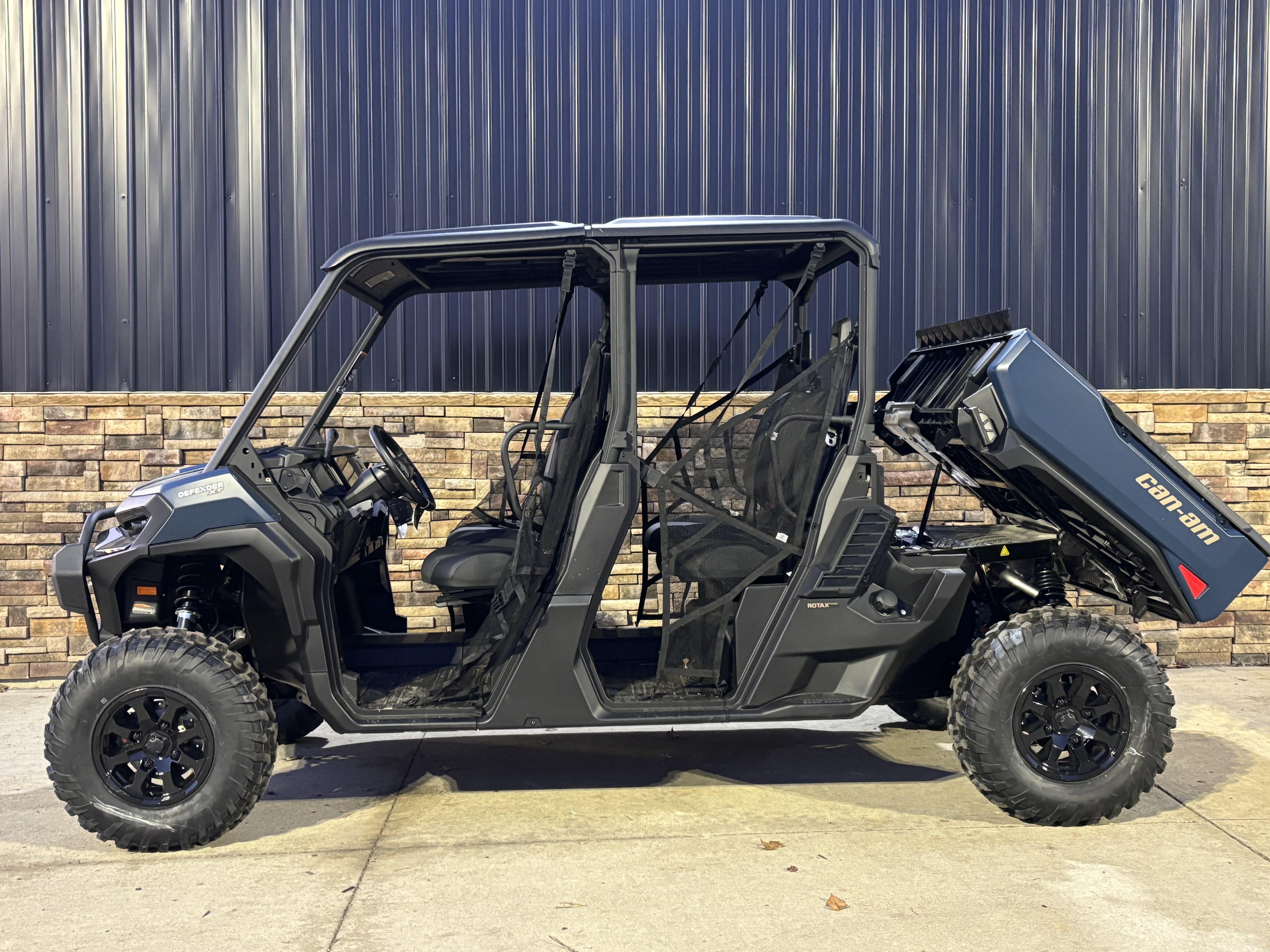 2026 Can-Am Defender MAX XT HD11 in Columbia, Missouri - Photo 8