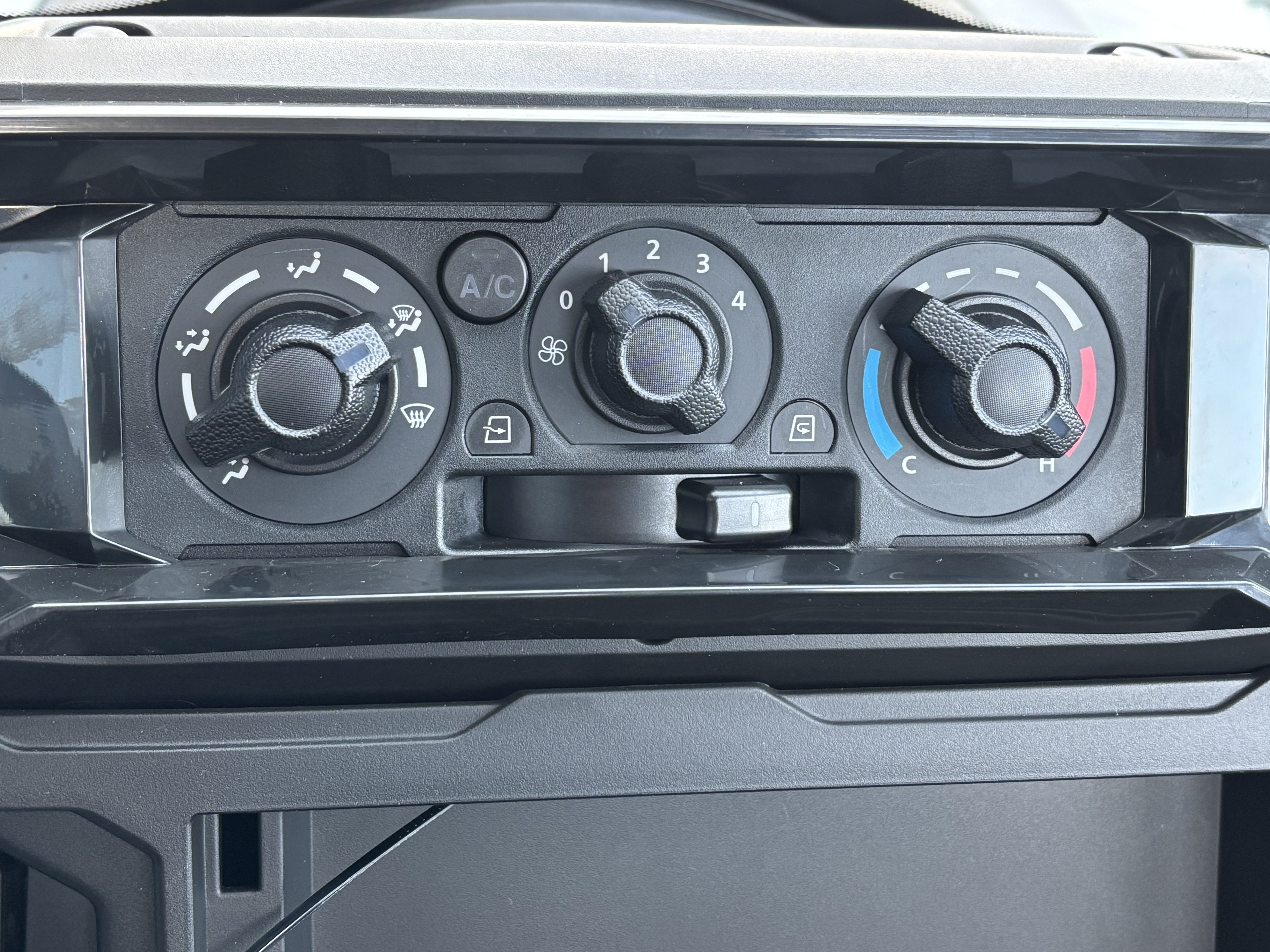 2025 Kawasaki RIDGE XR Deluxe HVAC in Columbia, Missouri - Photo 10