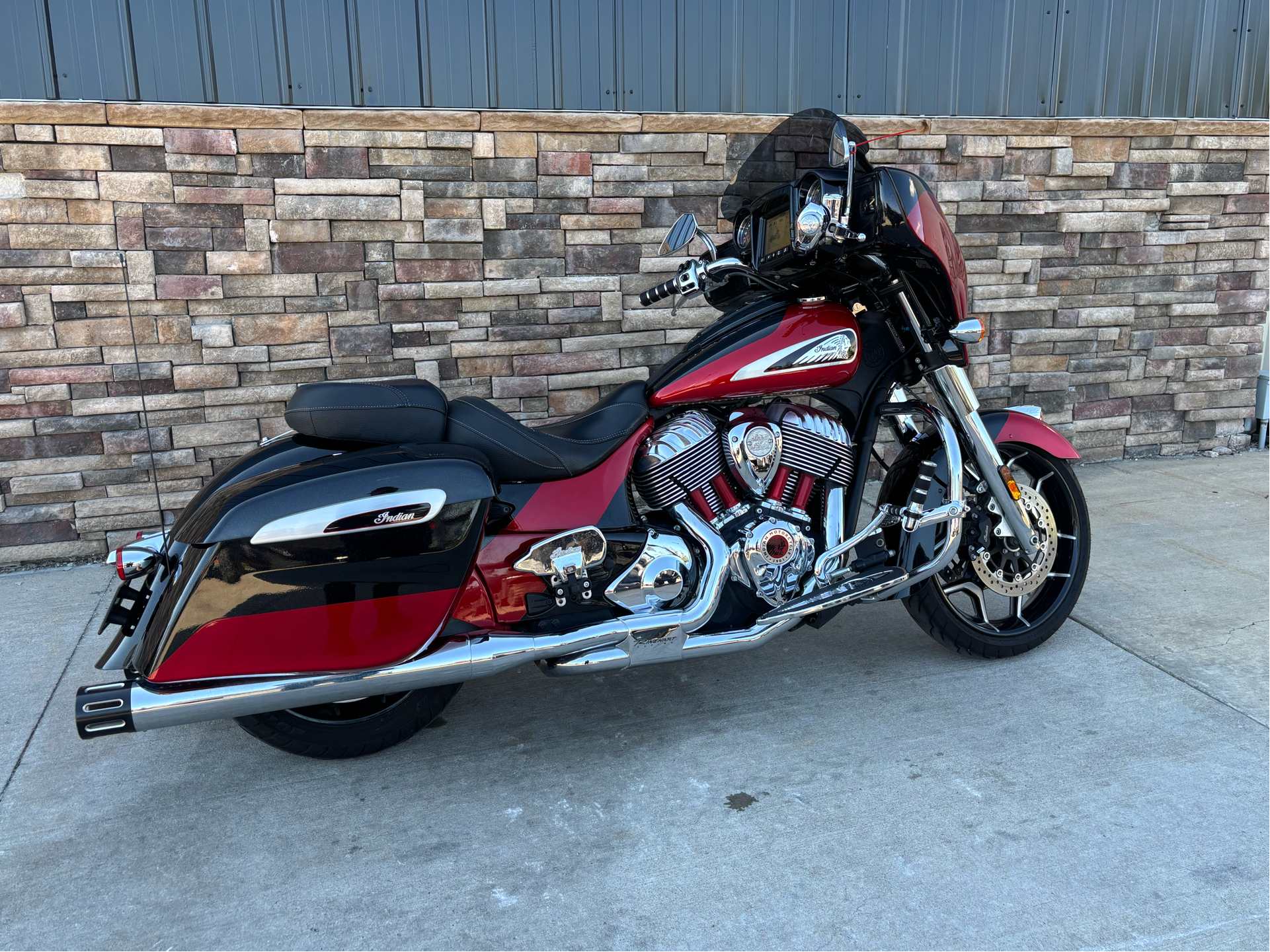 2020 Indian Motorcycle CHFTN ELITE, THNDR BLK CRYSTL/RD CANY, 49ST Elite in Columbia, Missouri - Photo 3