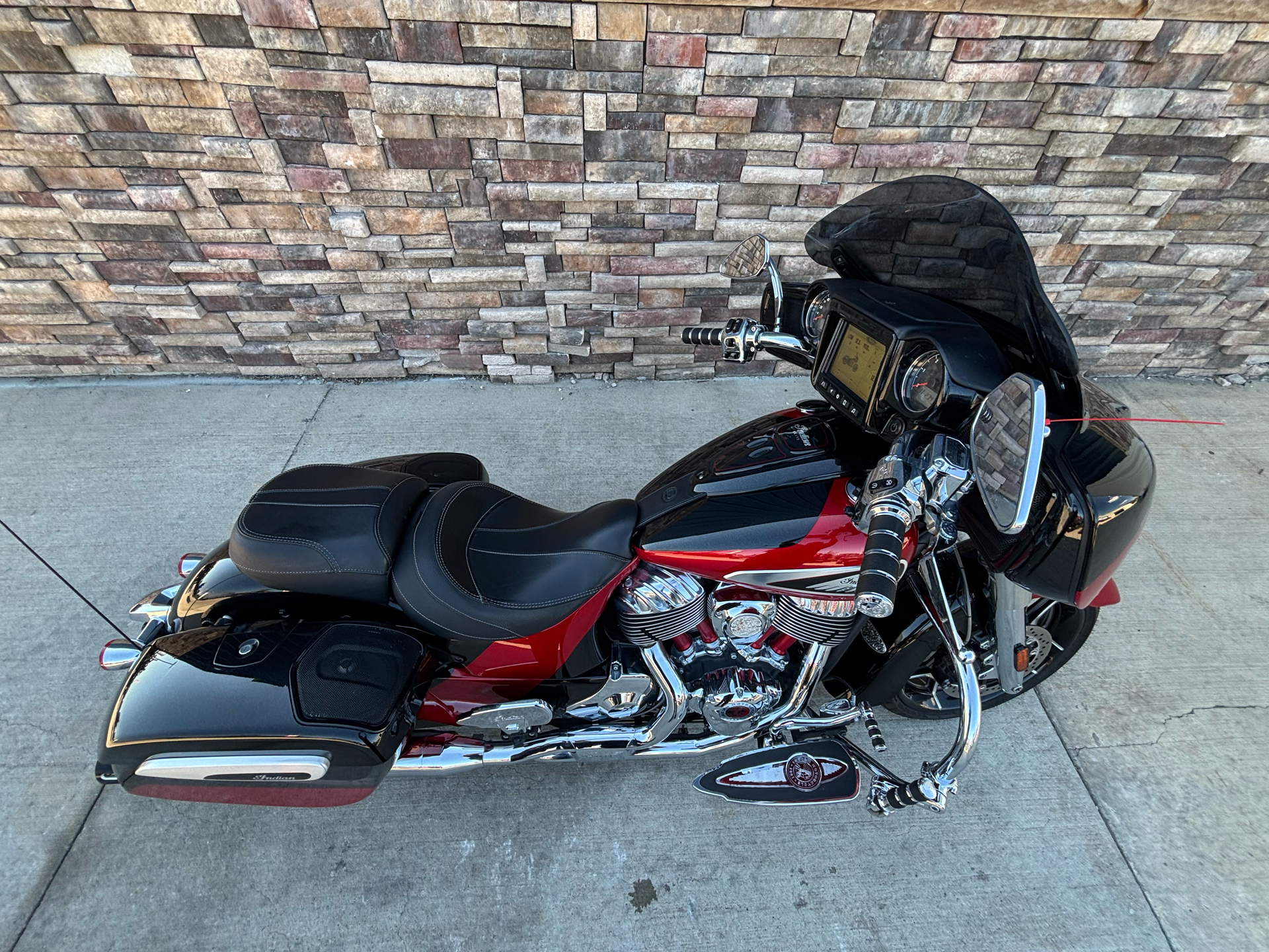 2020 Indian Motorcycle CHFTN ELITE, THNDR BLK CRYSTL/RD CANY, 49ST Elite in Columbia, Missouri - Photo 6