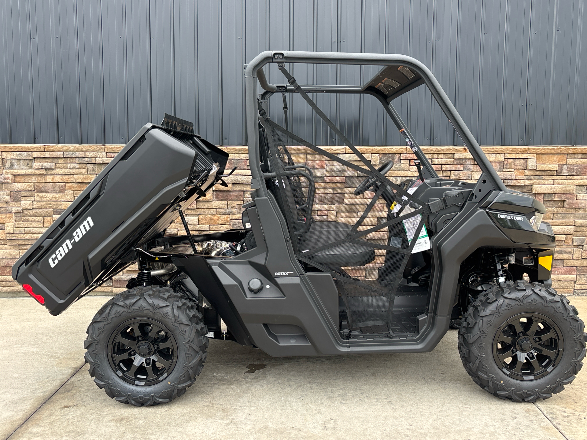 2025 Can-Am Defender DPS HD9 in Columbia, Missouri - Photo 5